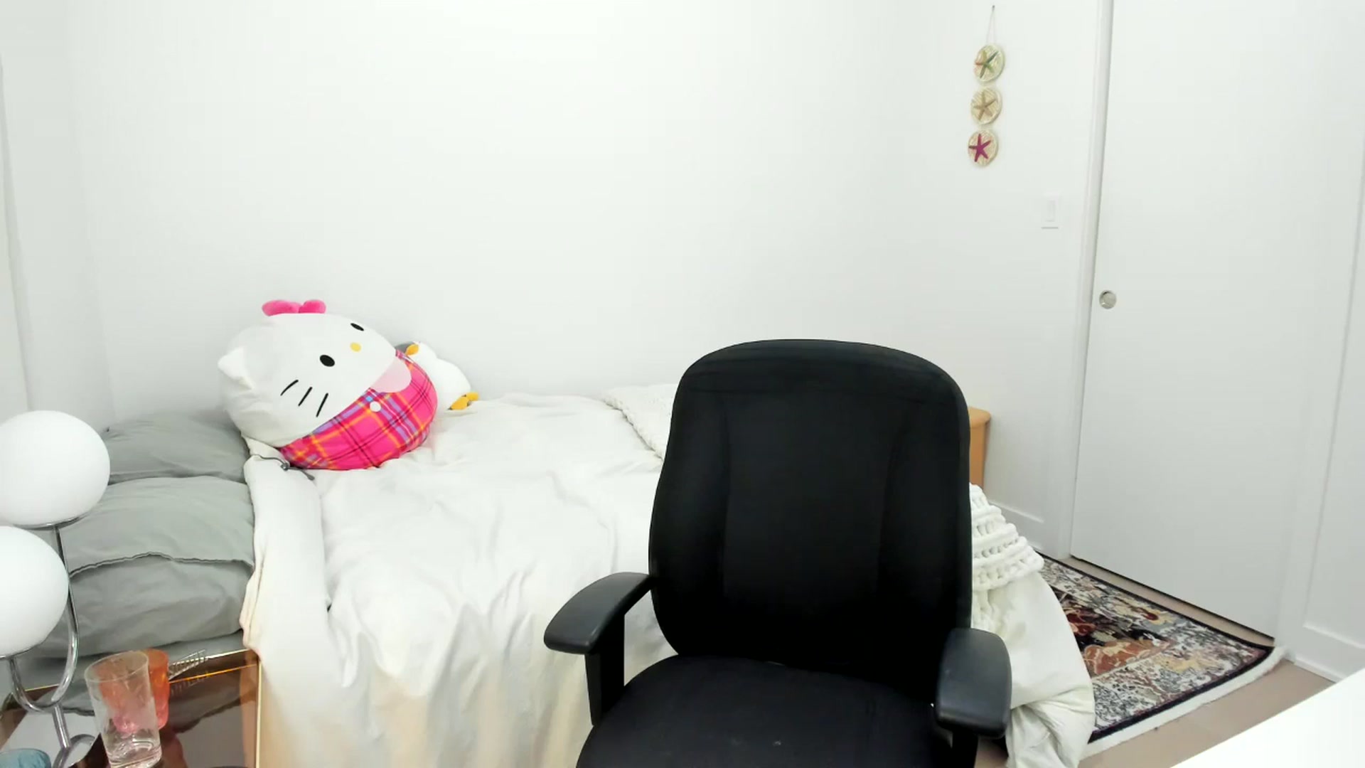 Gallery image thumbnail from BabieLee's myfreecams stream on, 06/19/2025, 21:15 image 13 of 20