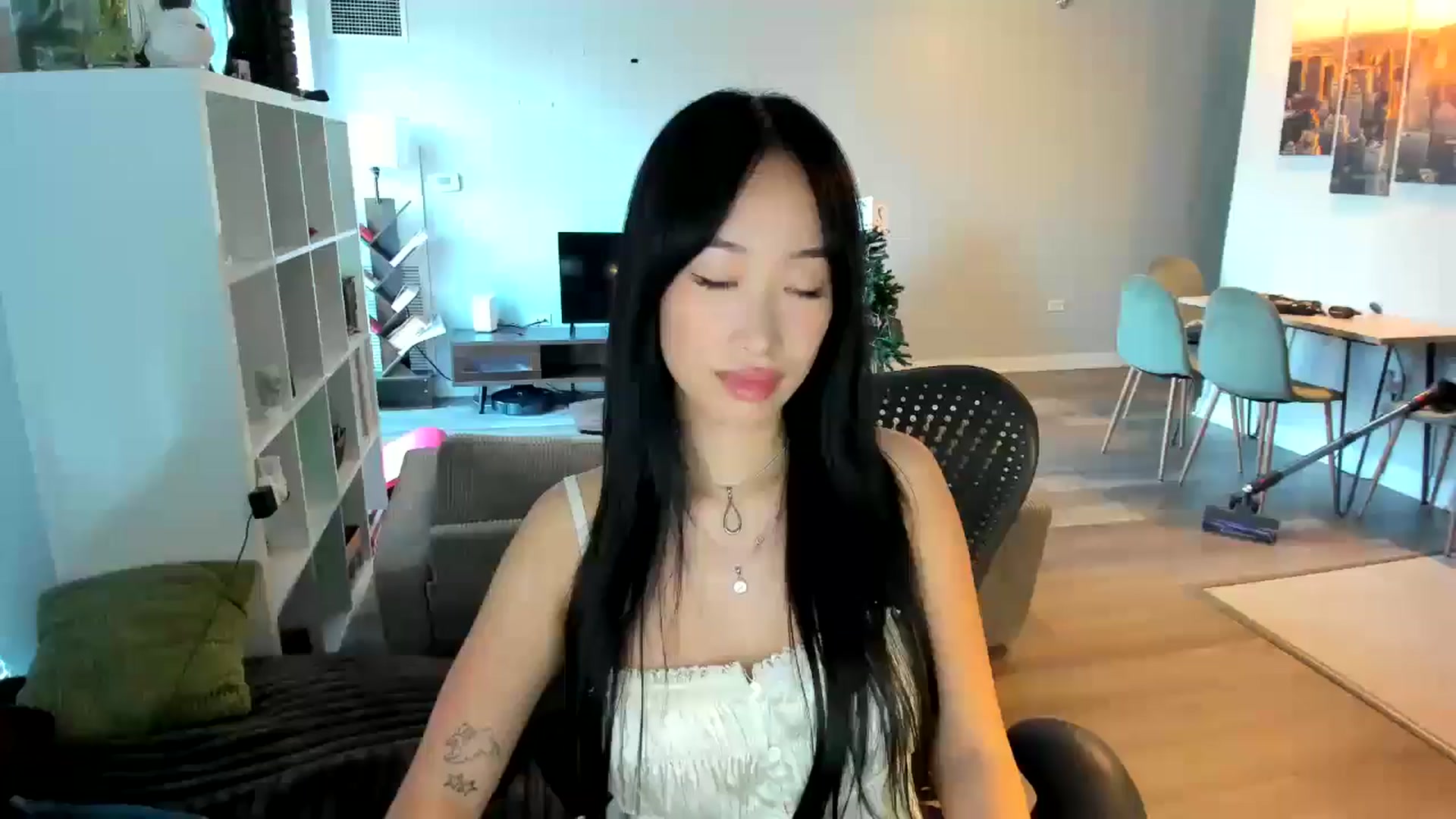 Gallery image thumbnail from BabieLee's myfreecams stream on, 06/30/2025, 20:35 image 19 of 20