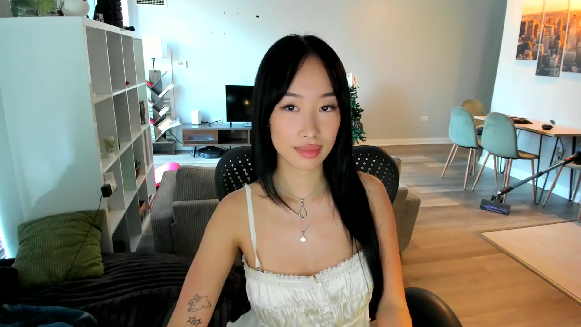 Gallery image thumbnail from BabieLee's myfreecams stream on, 06/30/2025, 22:06 image 12 of 20