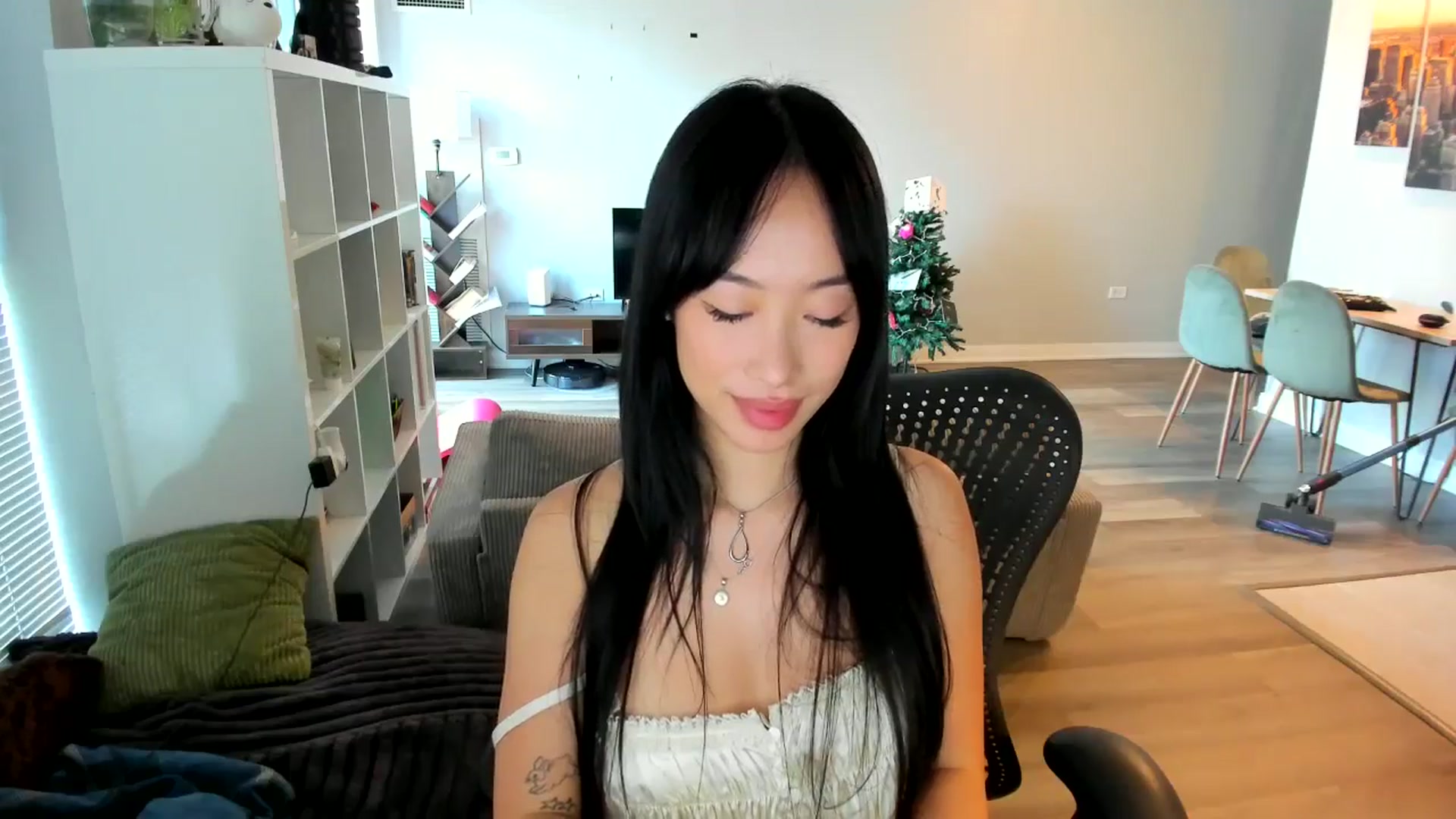 Gallery image thumbnail from BabieLee's myfreecams stream on, 06/30/2025, 22:06 image 20 of 20