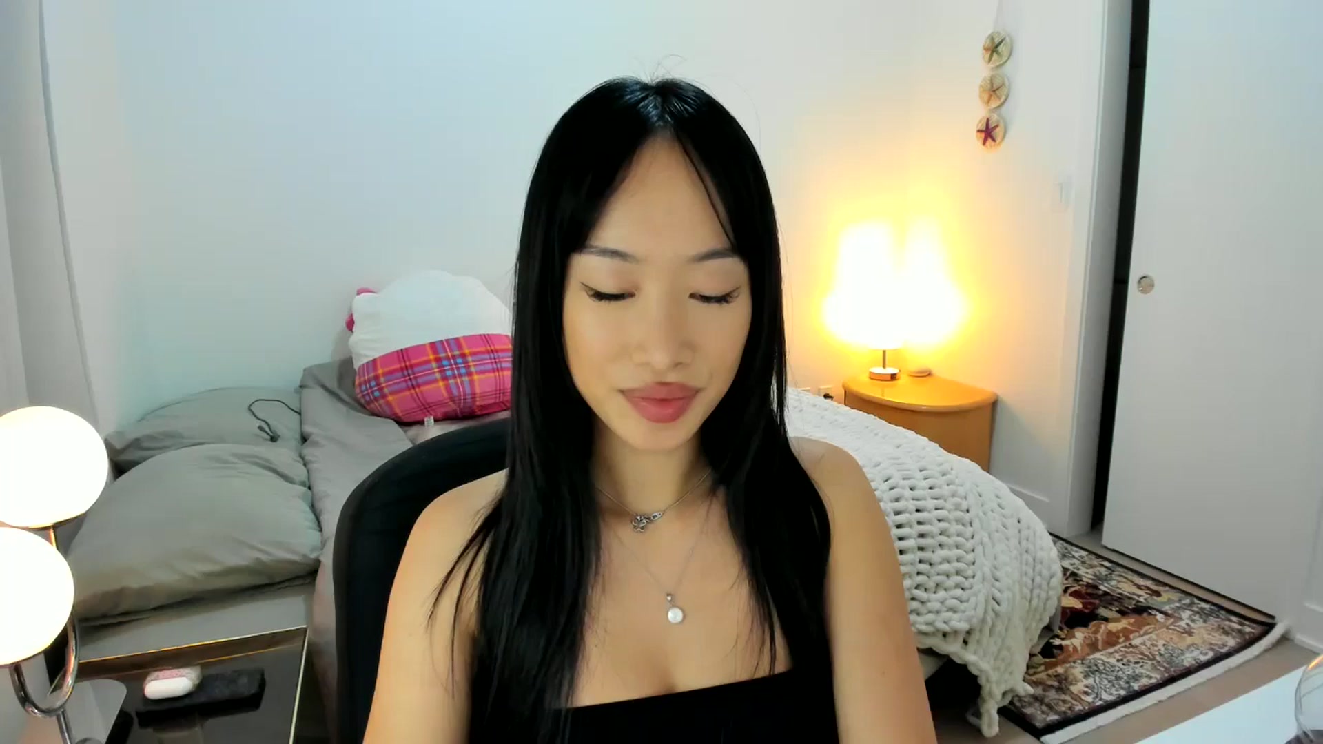 Gallery image thumbnail from BabieLee's myfreecams stream on, 08/01/2025, 03:42 image 1 of 20