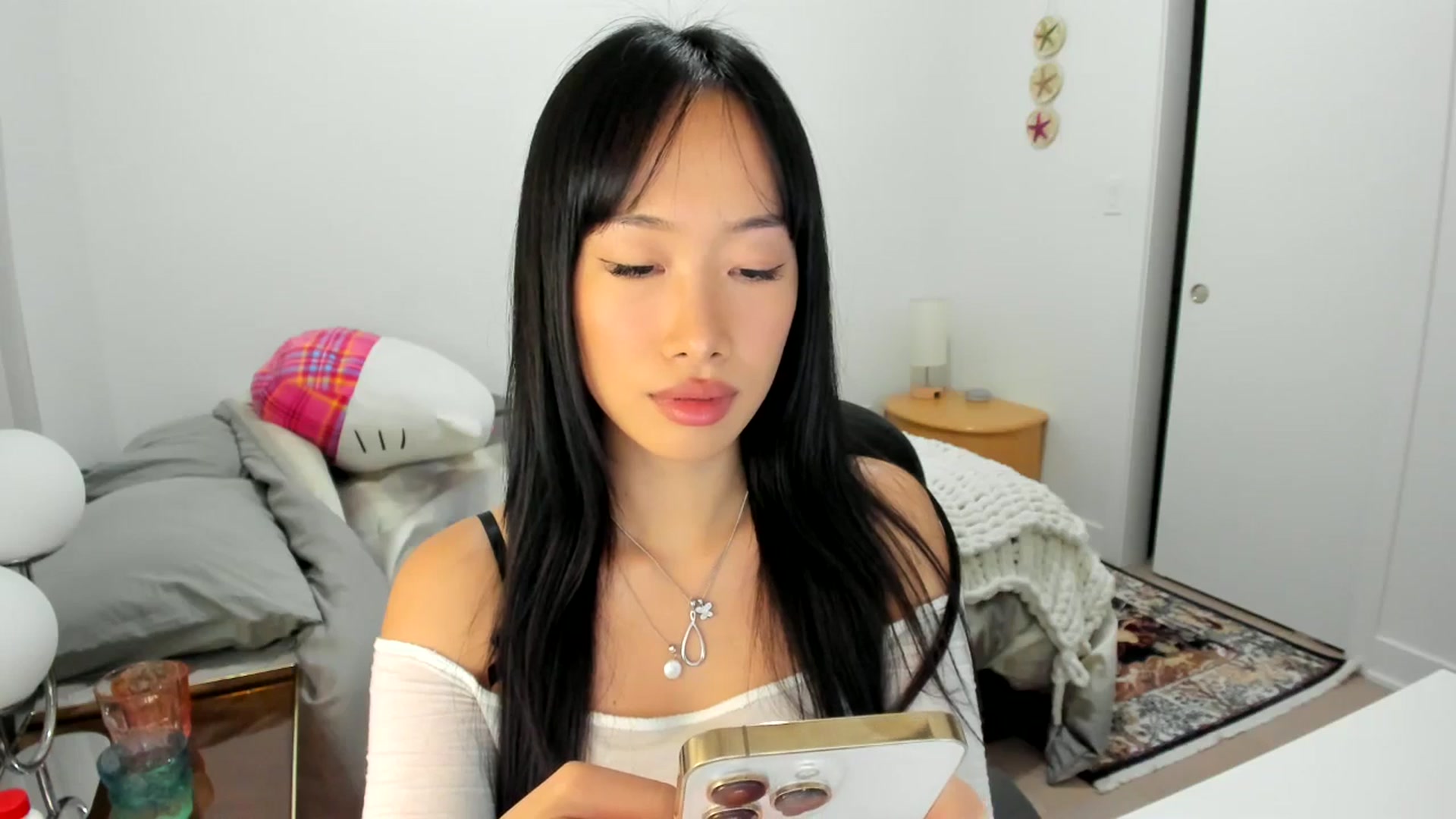 Gallery image thumbnail from BabieLee's myfreecams stream on, 08/07/2025, 24:42 image 18 of 20