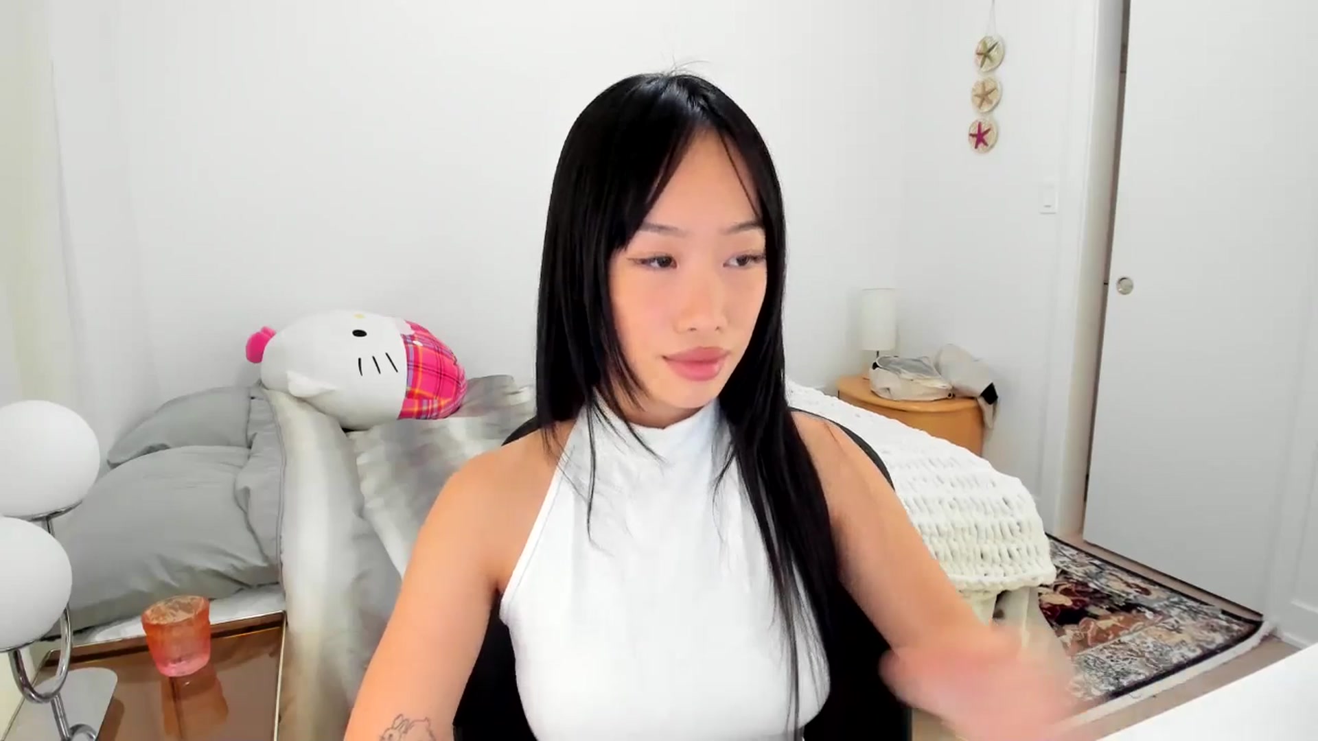 Gallery image thumbnail from BabieLee's myfreecams stream on, 08/15/2025, 23:07 image 10 of 20