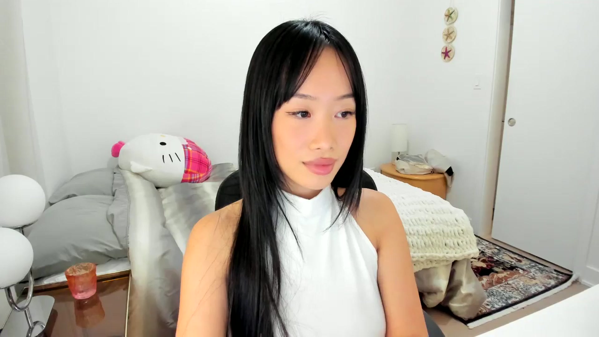 Gallery image thumbnail from BabieLee's myfreecams stream on, 08/15/2025, 23:33 image 12 of 20