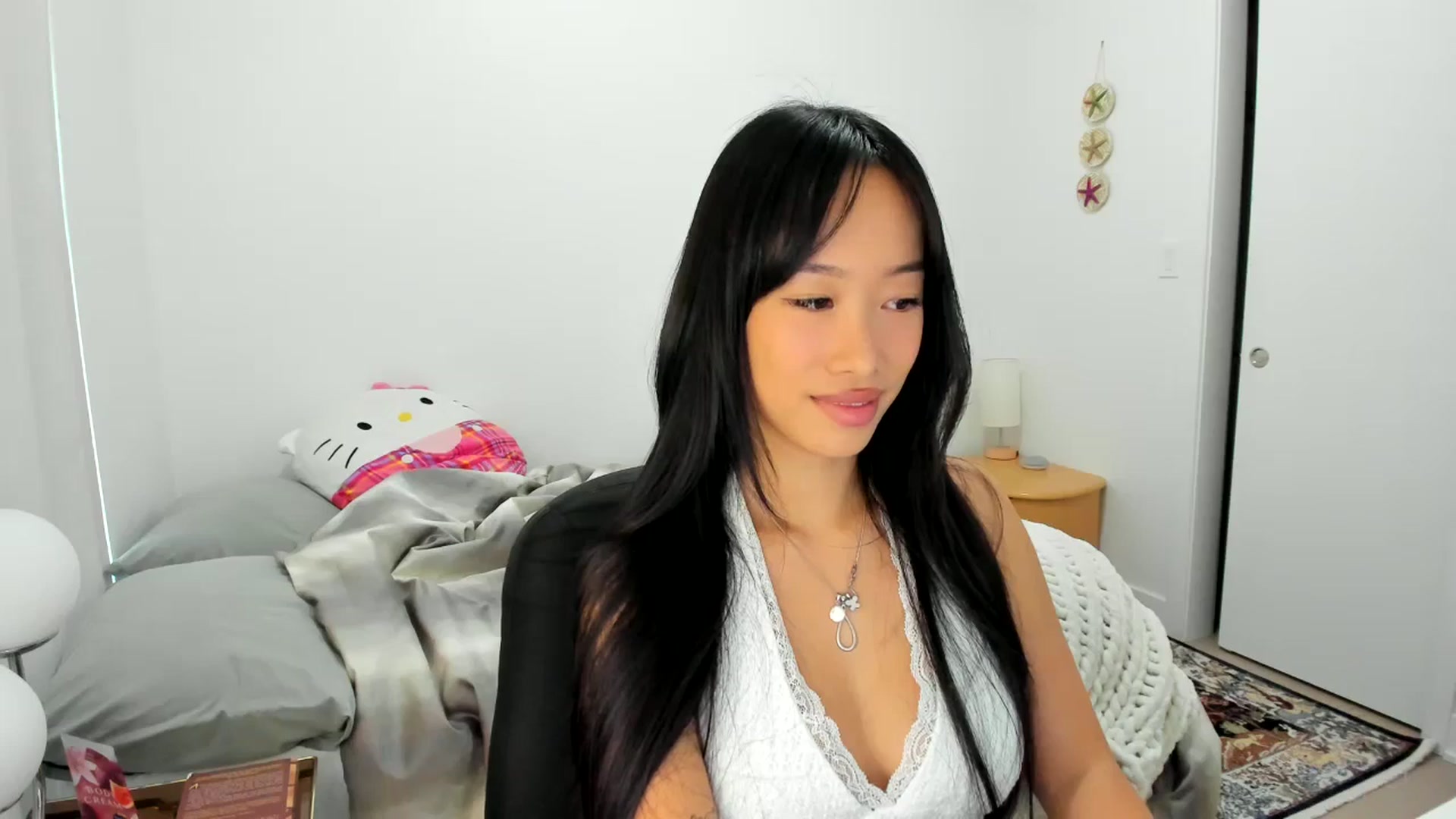 Gallery image thumbnail from BabieLee's myfreecams stream on, 09/12/2025, 17:34 image 13 of 20