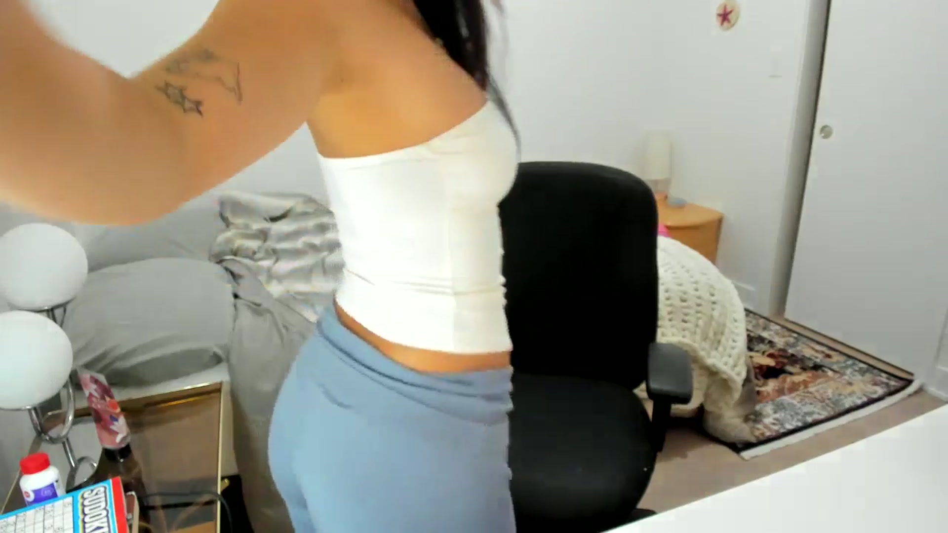 Gallery image thumbnail from BabieLee's myfreecams stream on, 09/16/2025, 02:11 image 10 of 20