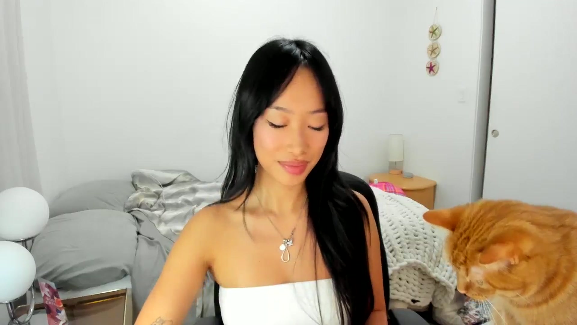 Gallery image thumbnail from BabieLee's myfreecams stream on, 09/16/2025, 02:11 image 14 of 20
