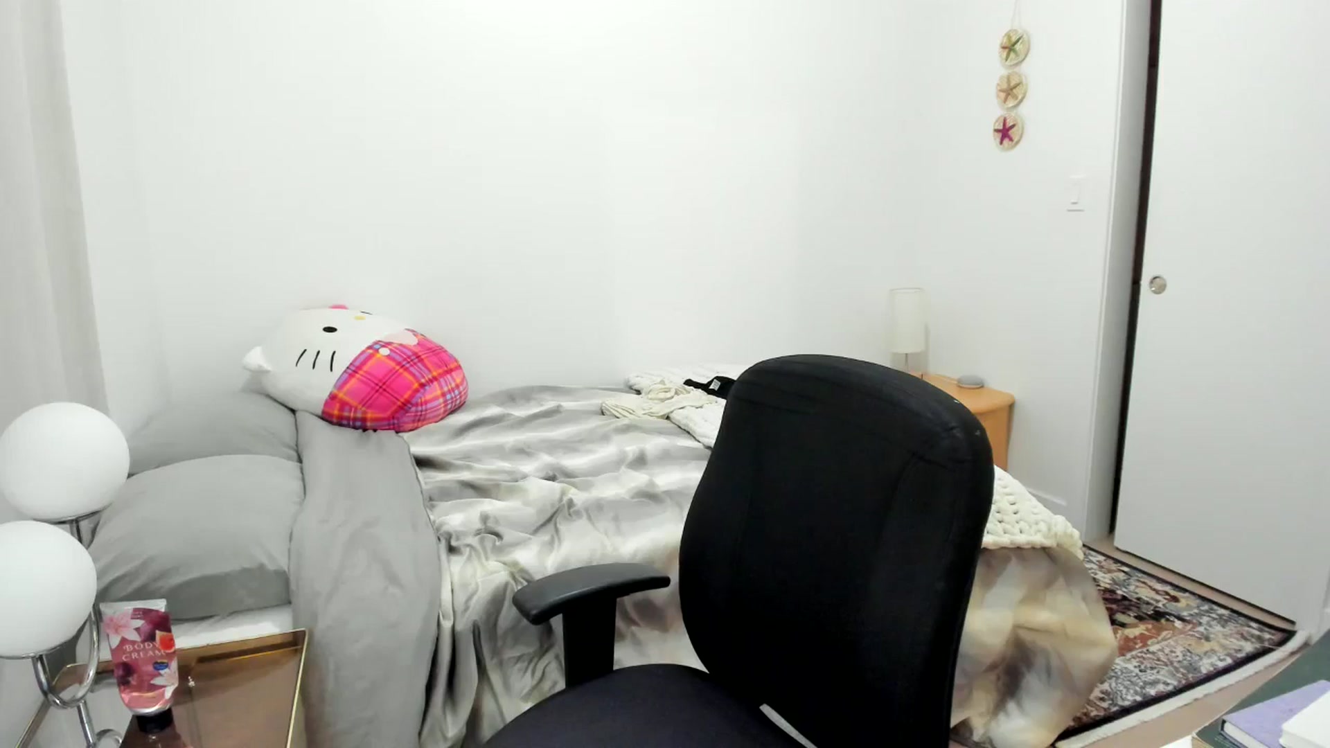 Gallery image thumbnail from BabieLee's myfreecams stream on, 09/22/2025, 03:37 image 19 of 20