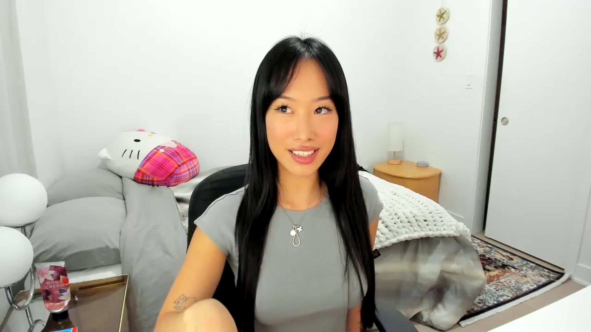 Gallery image thumbnail from BabieLee's myfreecams stream on, 09/22/2025, 03:37 image 3 of 20