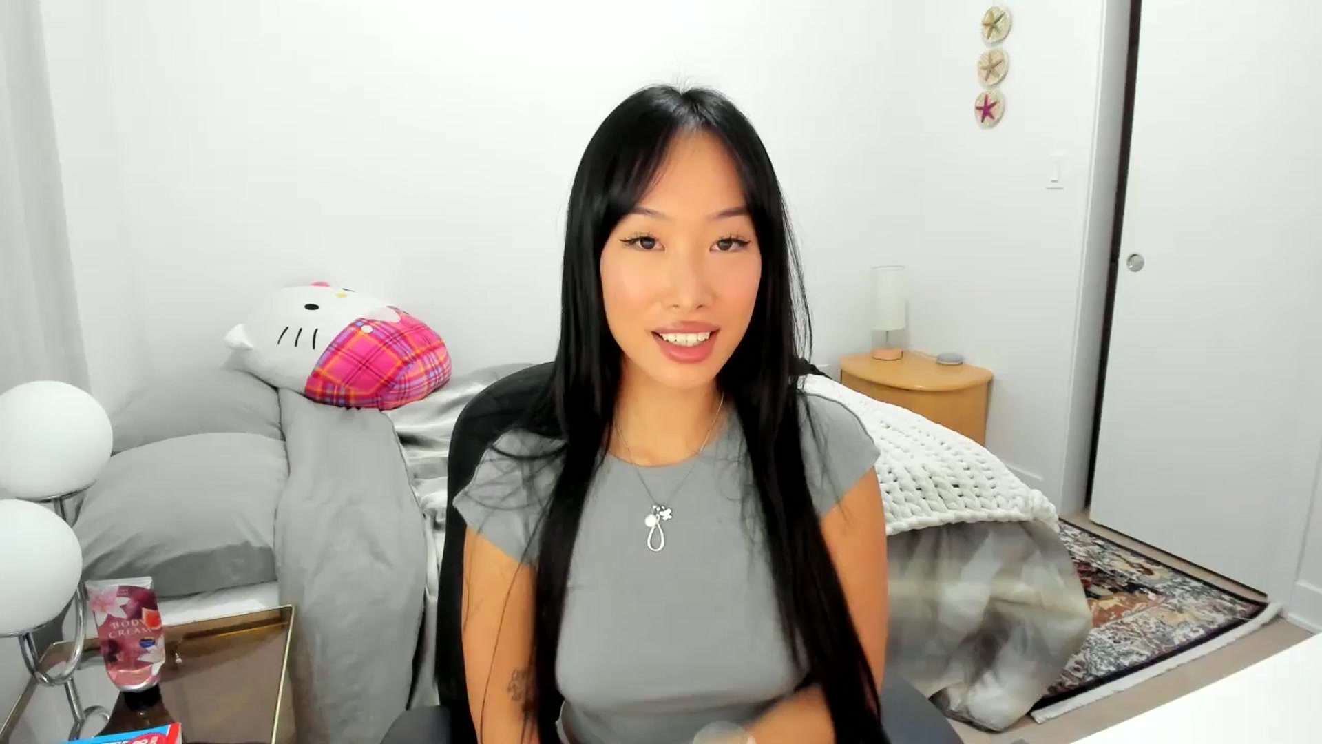 Gallery image thumbnail from BabieLee's myfreecams stream on, 09/22/2025, 03:37 image 2 of 20