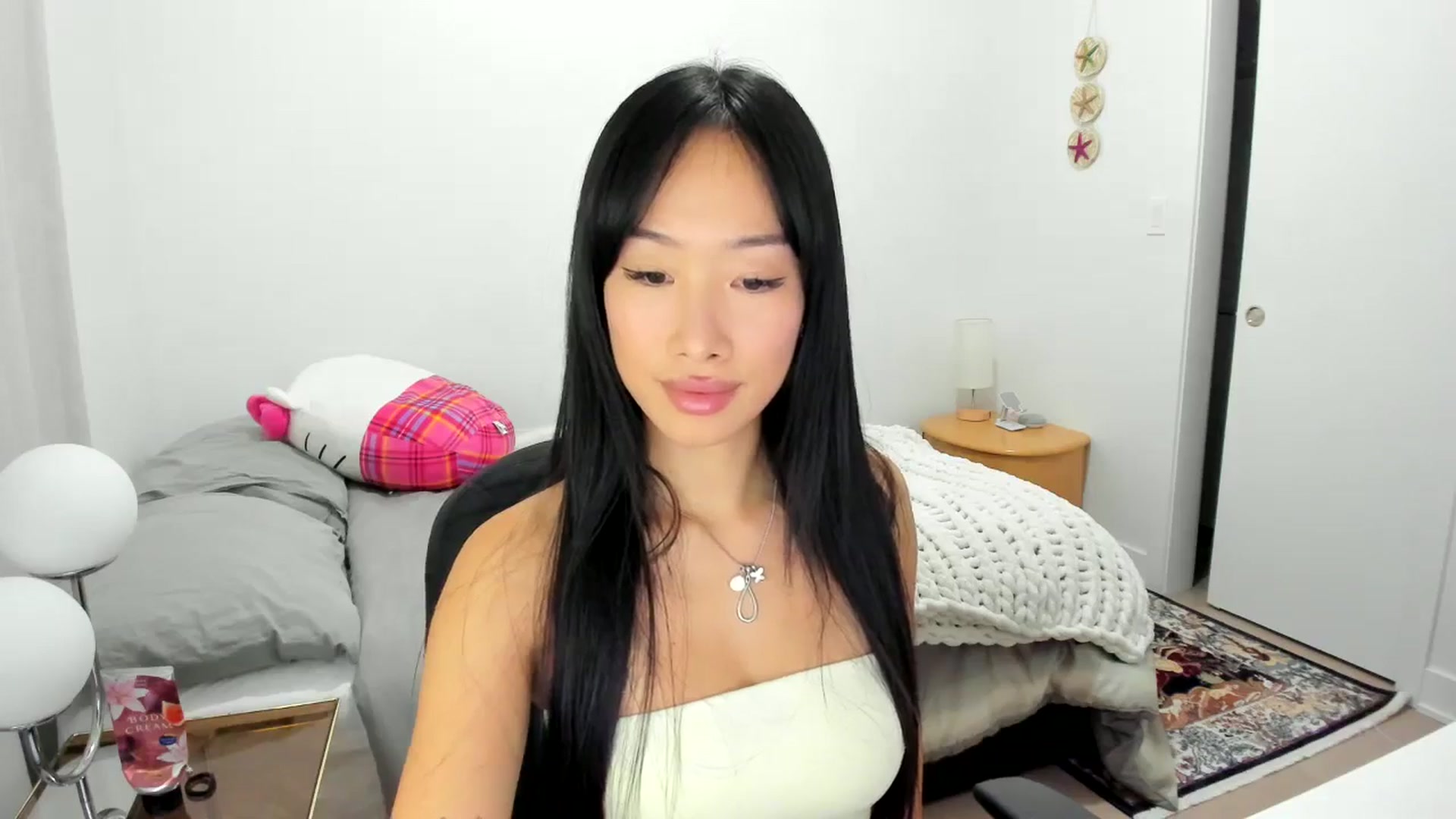 Gallery image thumbnail from BabieLee's myfreecams stream on, 09/23/2025, 22:30 image 19 of 20