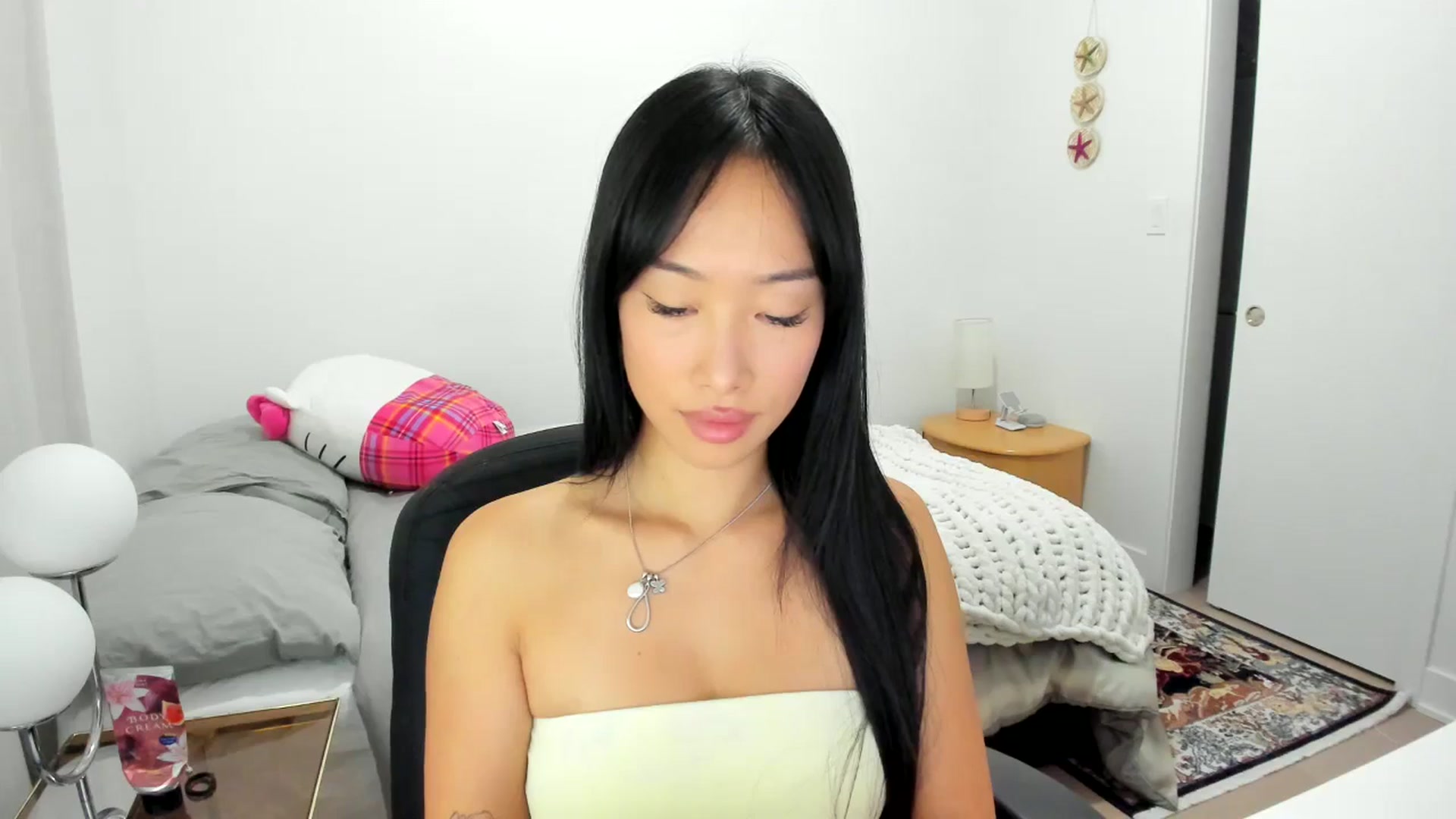 Gallery image thumbnail from BabieLee's myfreecams stream on, 09/23/2025, 22:30 image 12 of 20