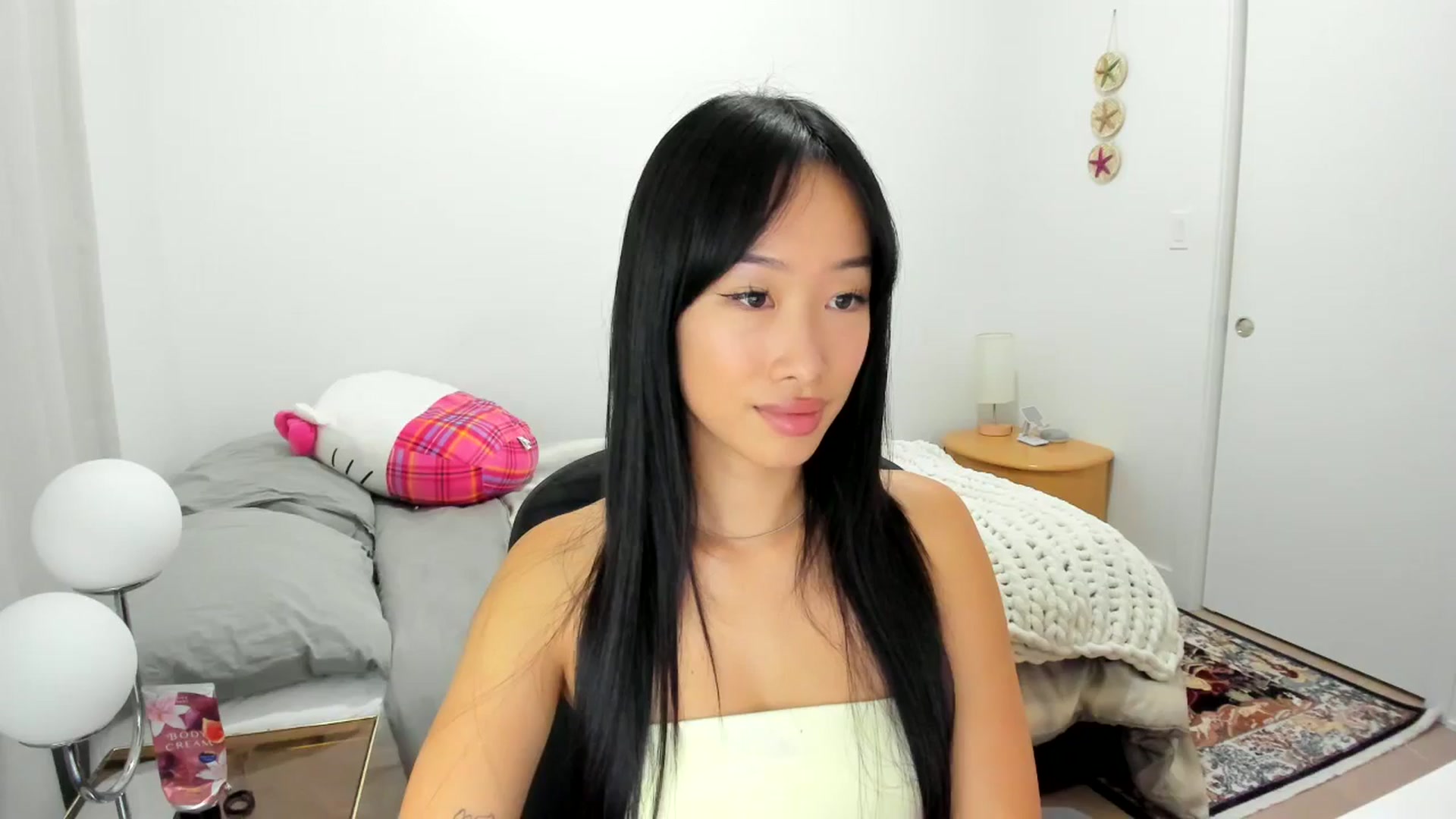 Gallery image thumbnail from BabieLee's myfreecams stream on, 09/23/2025, 23:24 image 16 of 20