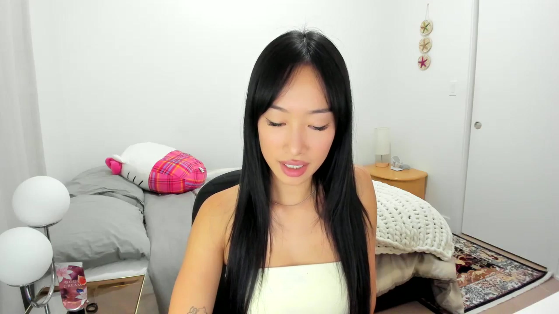 Gallery image thumbnail from BabieLee's myfreecams stream on, 09/23/2025, 23:24 image 5 of 20