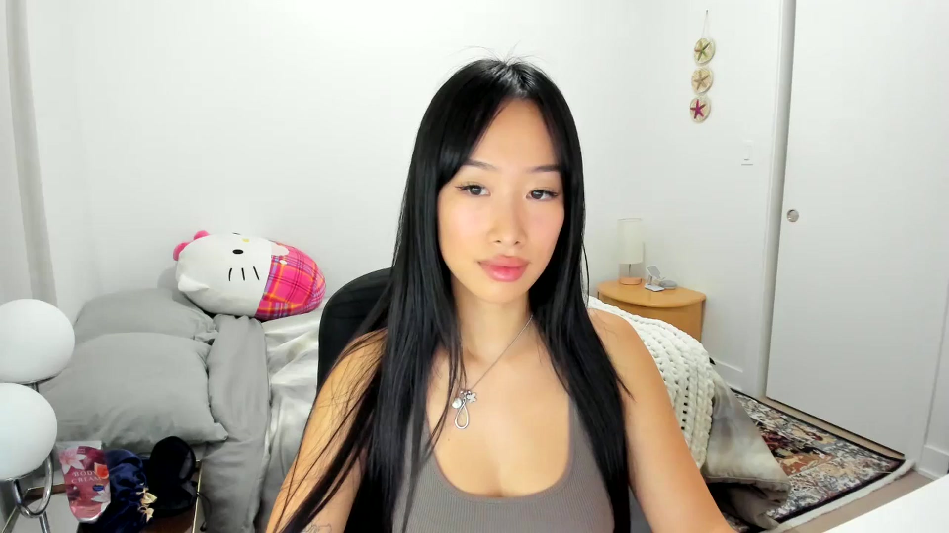 Gallery image thumbnail from BabieLee's myfreecams stream on, 09/25/2025, 20:35 image 12 of 20