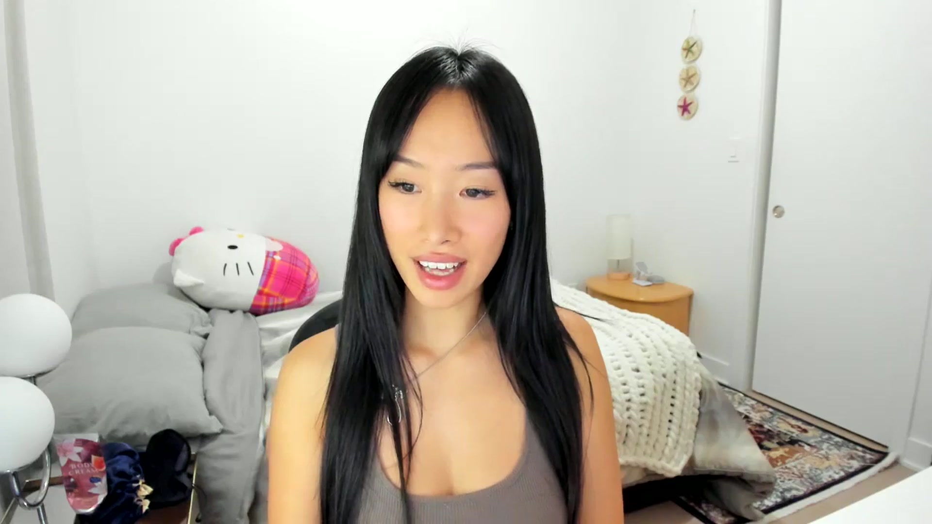 Gallery image thumbnail from BabieLee's myfreecams stream on, 09/25/2025, 20:35 image 8 of 20