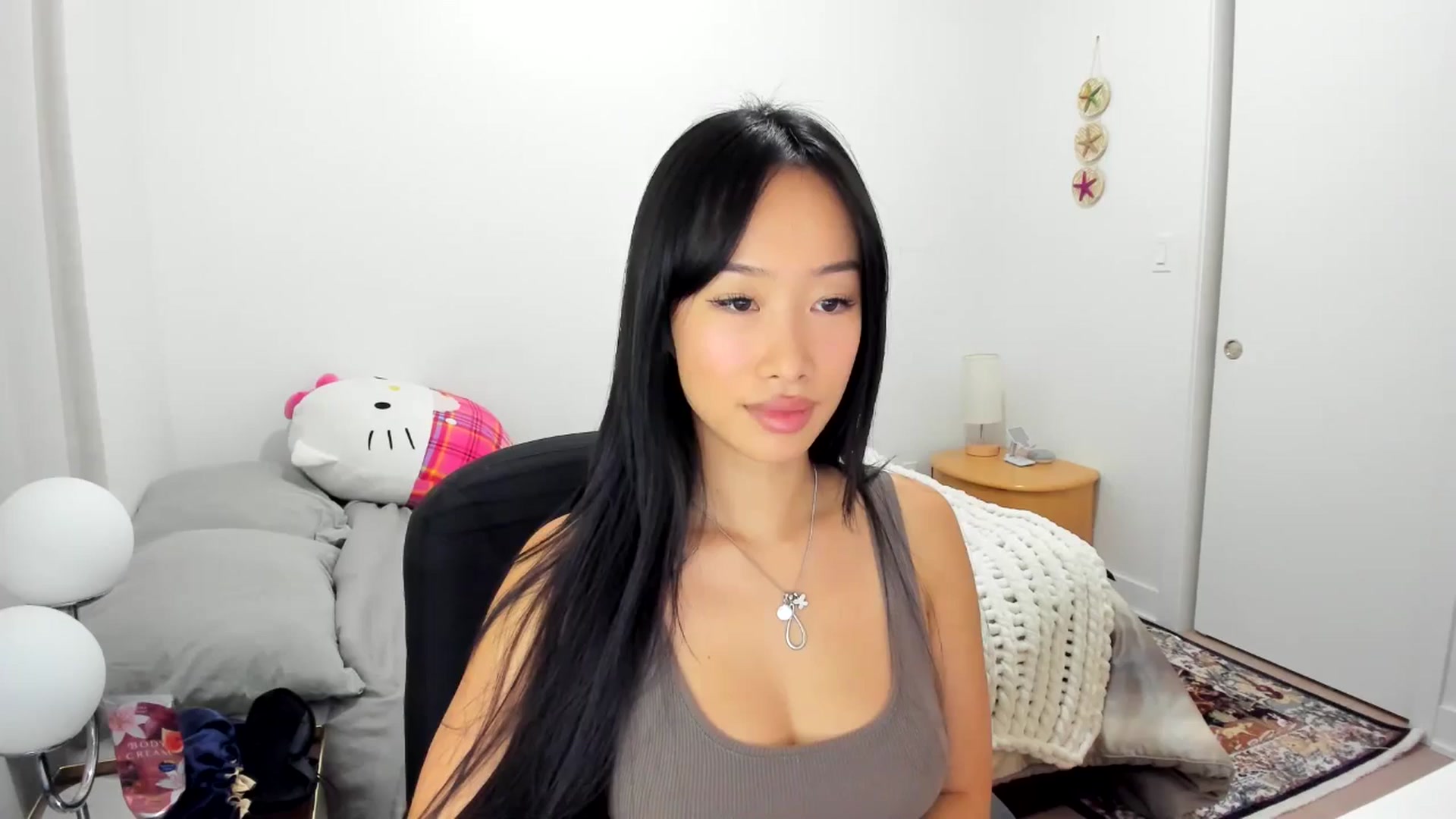 Gallery image thumbnail from BabieLee's myfreecams stream on, 09/25/2025, 20:35 image 1 of 20