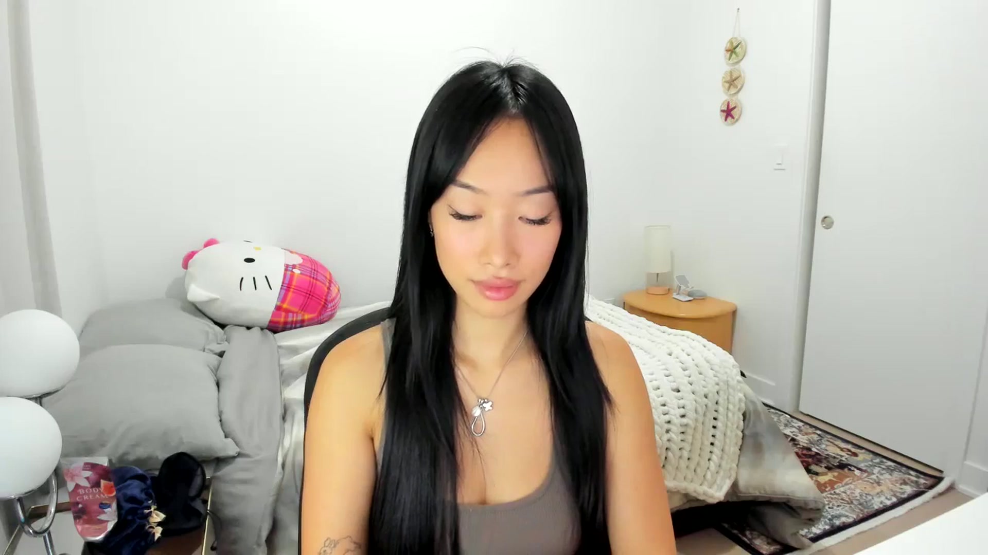 Gallery image thumbnail from BabieLee's myfreecams stream on, 09/25/2025, 20:35 image 14 of 20