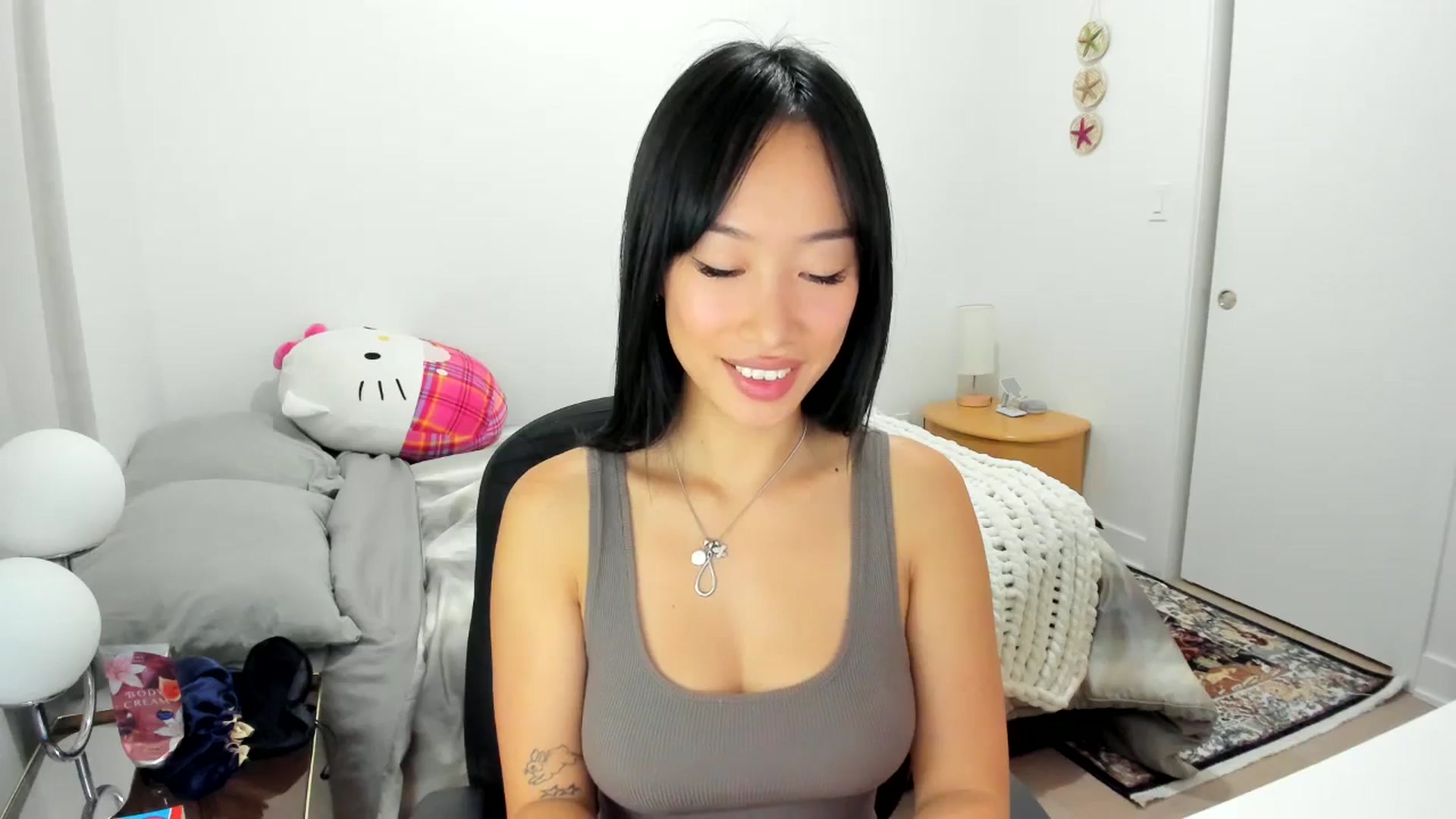 Gallery image thumbnail from BabieLee's myfreecams stream on, 09/25/2025, 20:35 image 13 of 20
