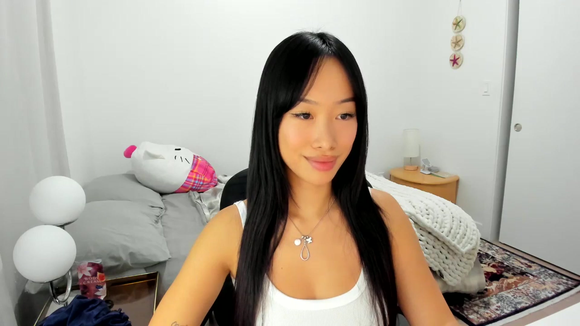 Gallery image thumbnail from BabieLee's myfreecams stream on, 09/27/2025, 02:42 image 10 of 20