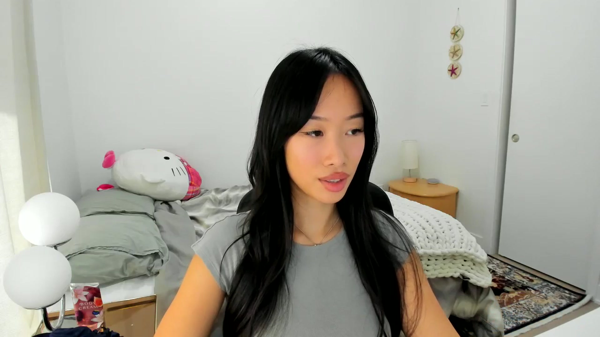 Gallery image thumbnail from BabieLee's myfreecams stream on, 09/27/2025, 19:07 image 13 of 20