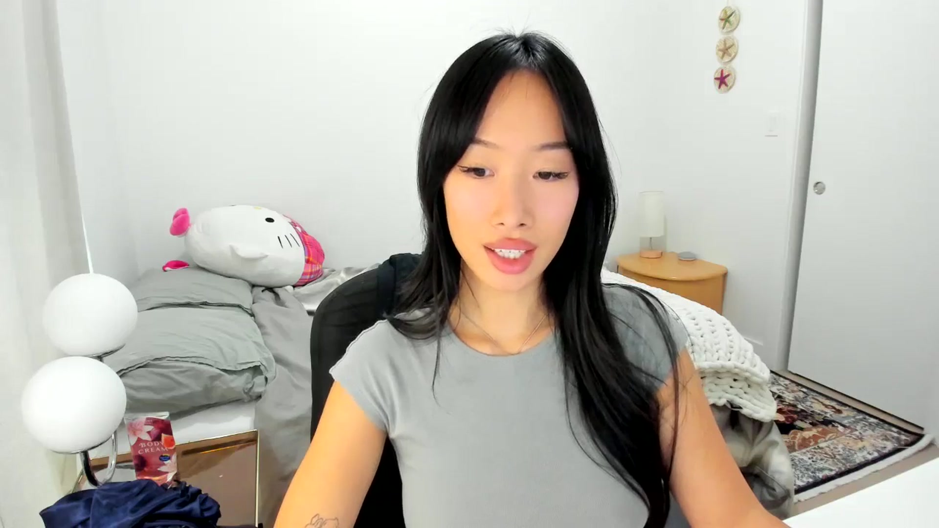 Gallery image thumbnail from BabieLee's myfreecams stream on, 09/27/2025, 19:07 image 15 of 20