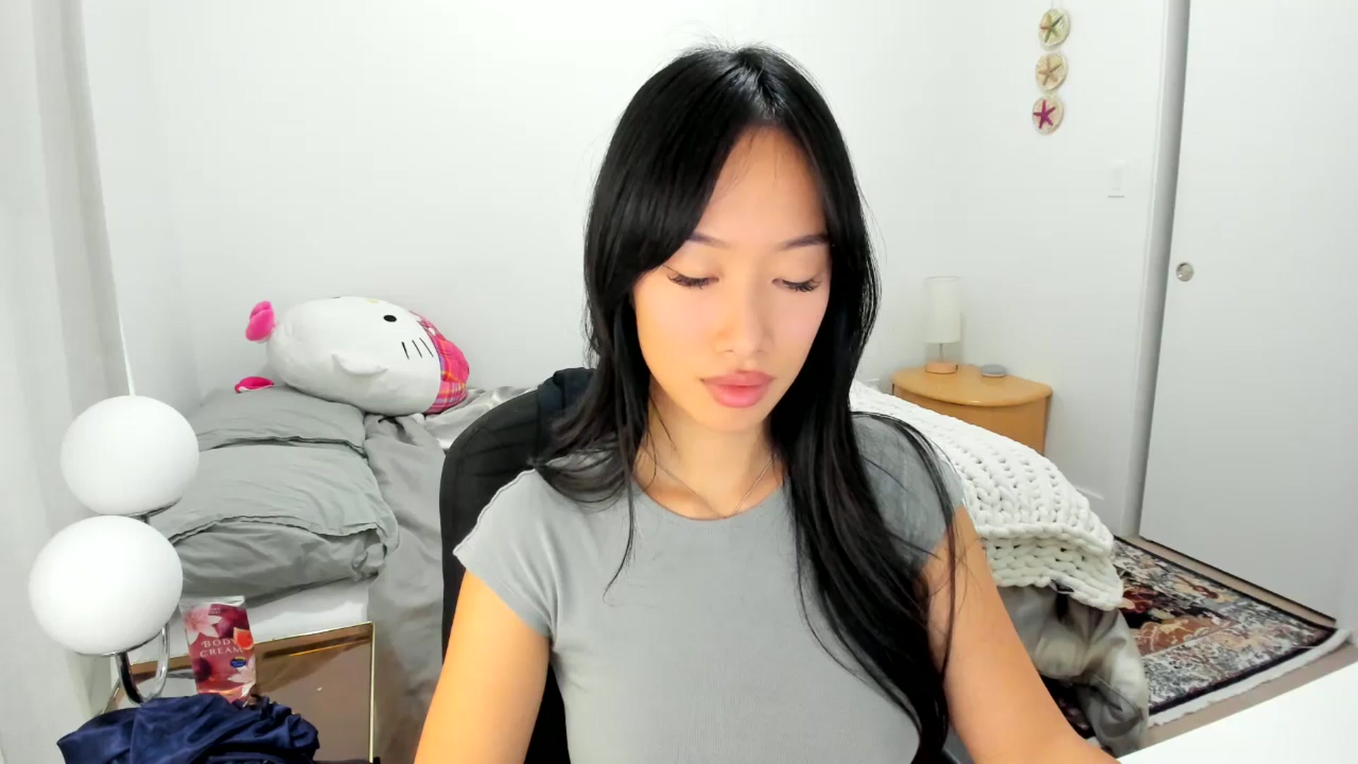 Gallery image thumbnail from BabieLee's myfreecams stream on, 09/27/2025, 19:07 image 16 of 20