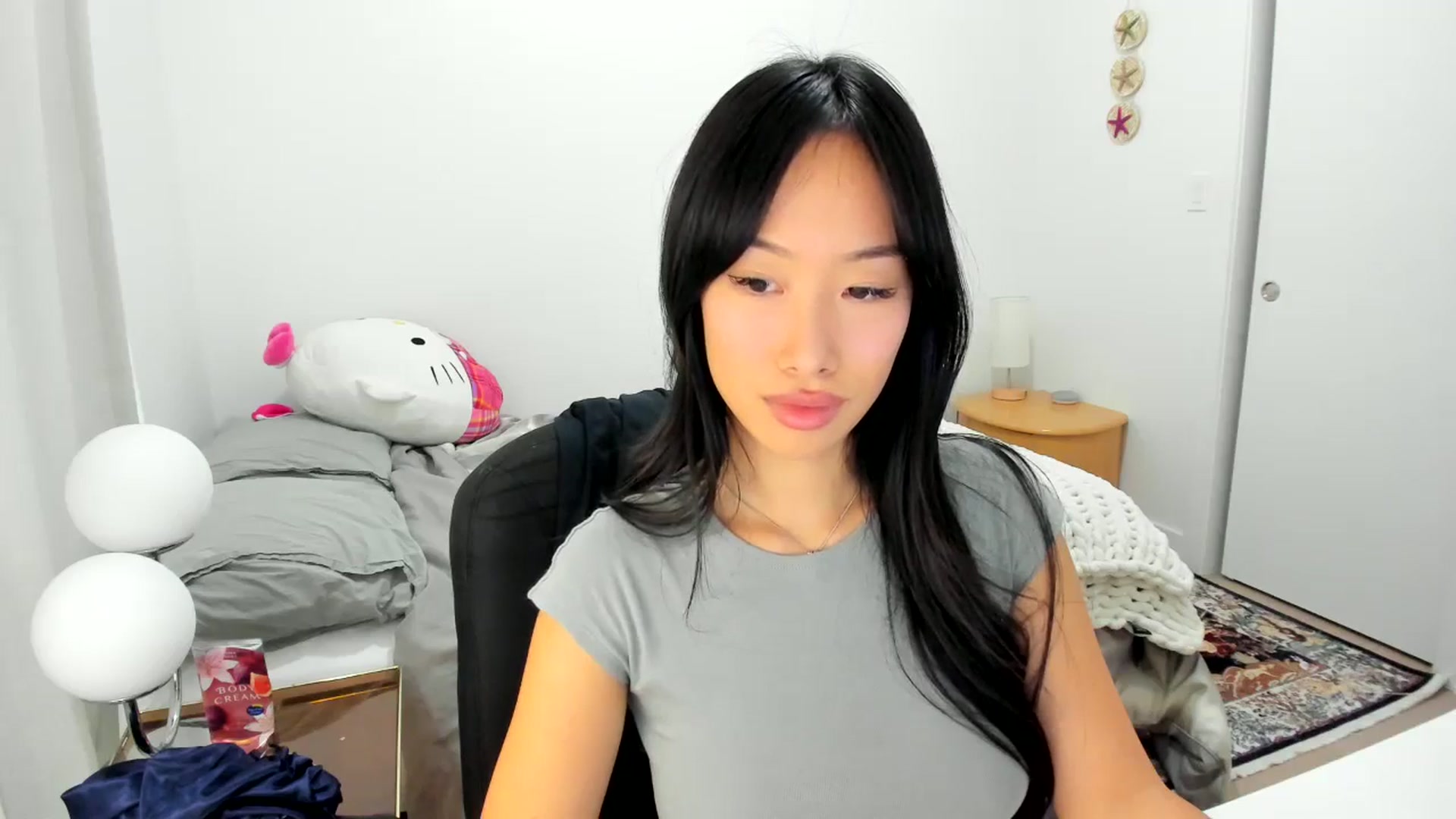 Gallery image thumbnail from BabieLee's myfreecams stream on, 09/27/2025, 19:07 image 17 of 20