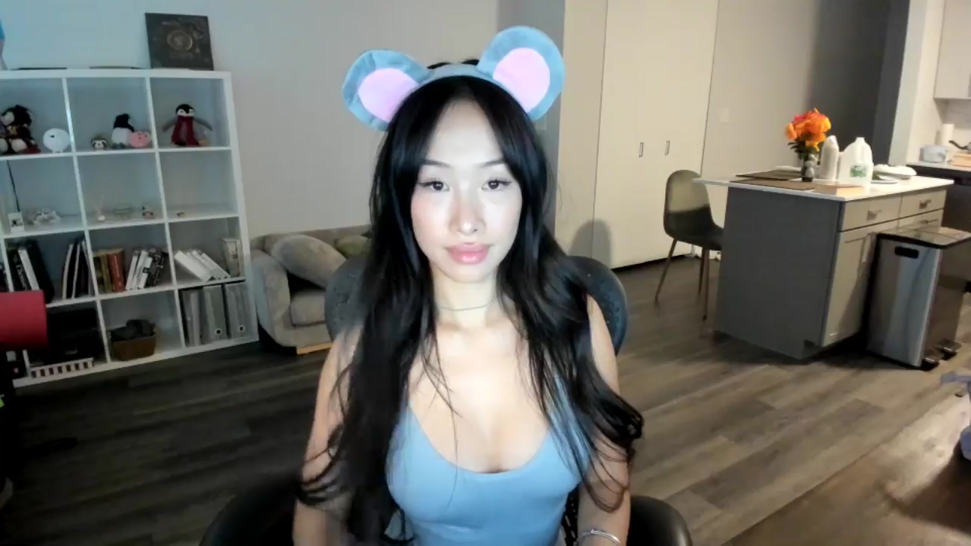 Gallery image thumbnail from BabieLee's myfreecams stream on, 10/15/2025, 22:22 image 12 of 20