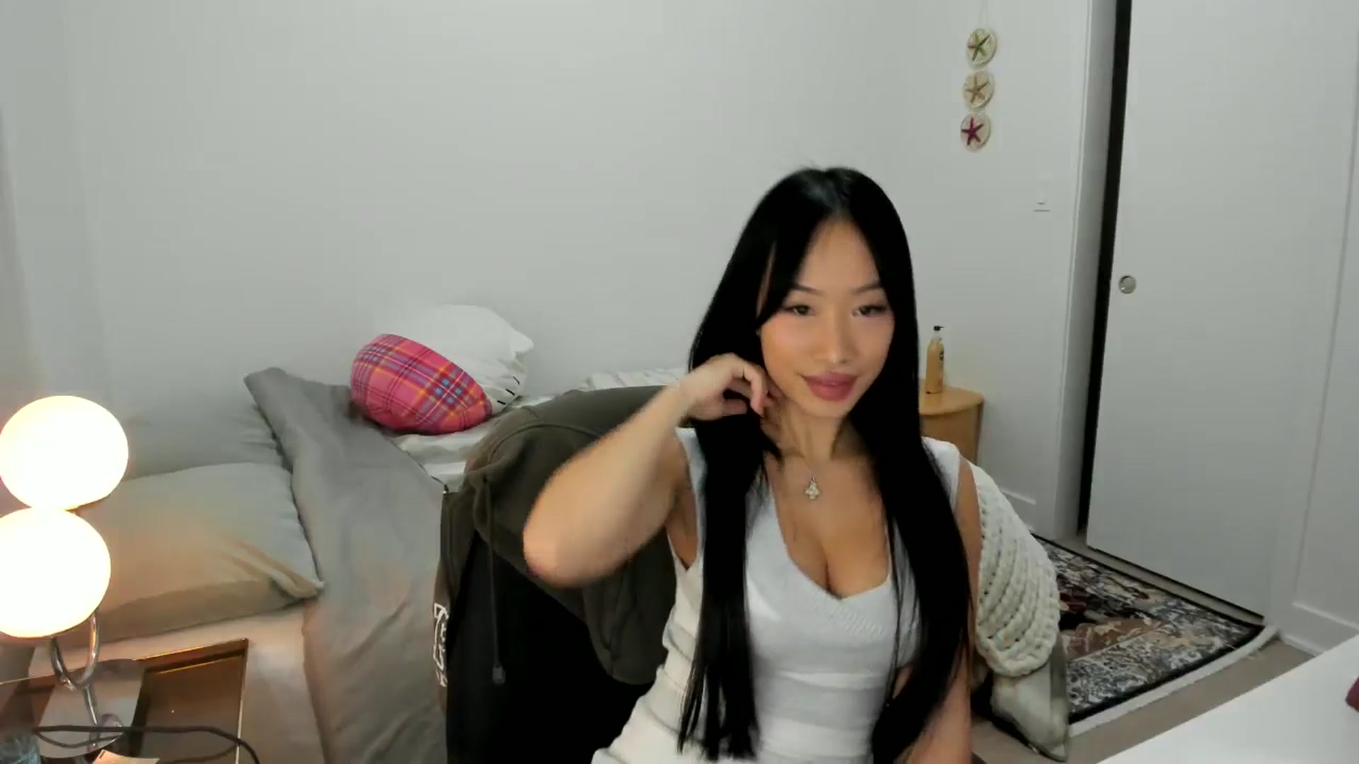 Gallery image thumbnail from BabieLee's myfreecams stream on, 11/15/2025, 24:20 image 10 of 20