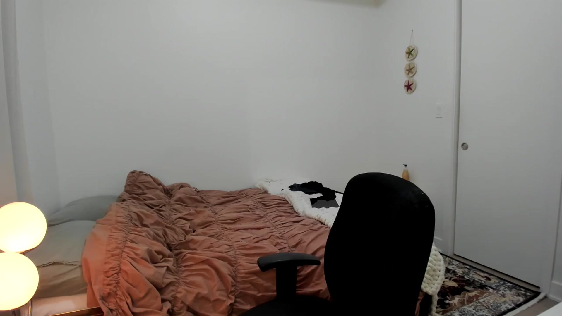 Gallery image thumbnail from BabieLee's myfreecams stream on, 12/06/2025, 05:56 image 13 of 20