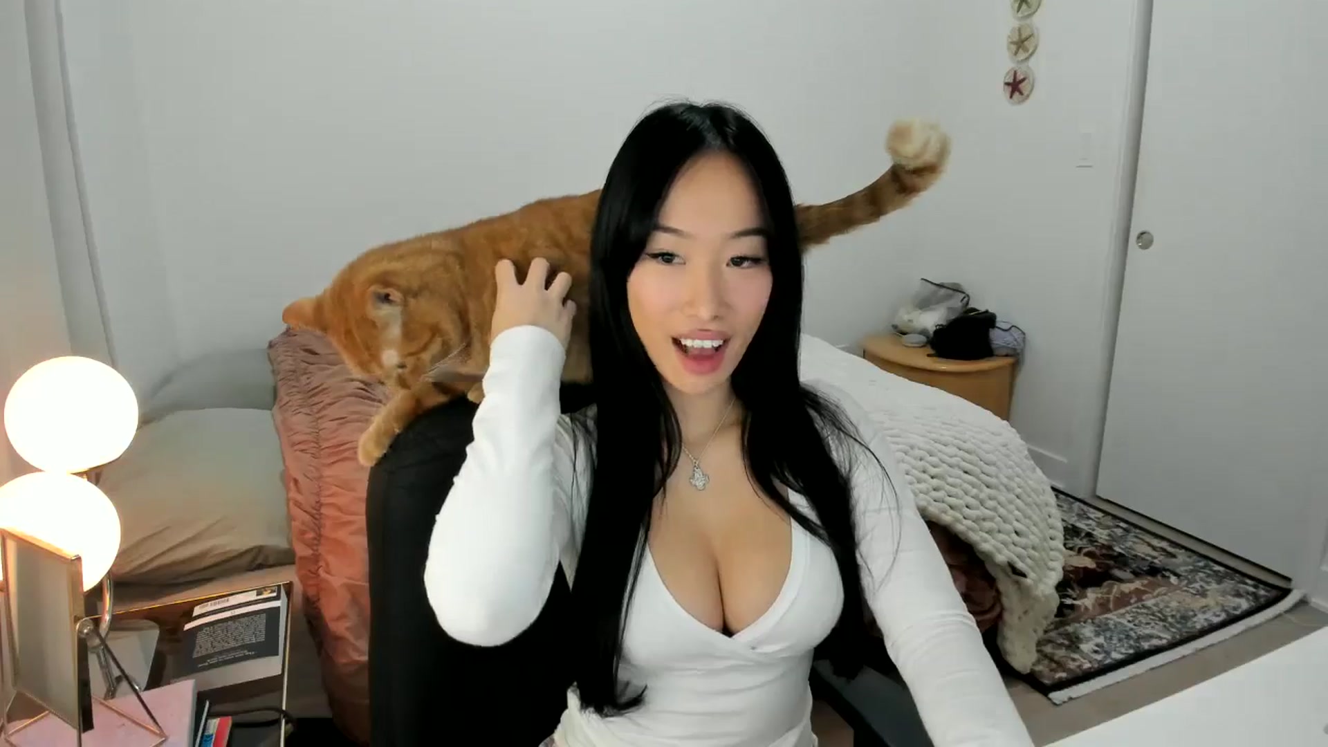 Gallery image thumbnail from BabieLee's myfreecams stream on, 12/21/2025, 24:32 image 7 of 20
