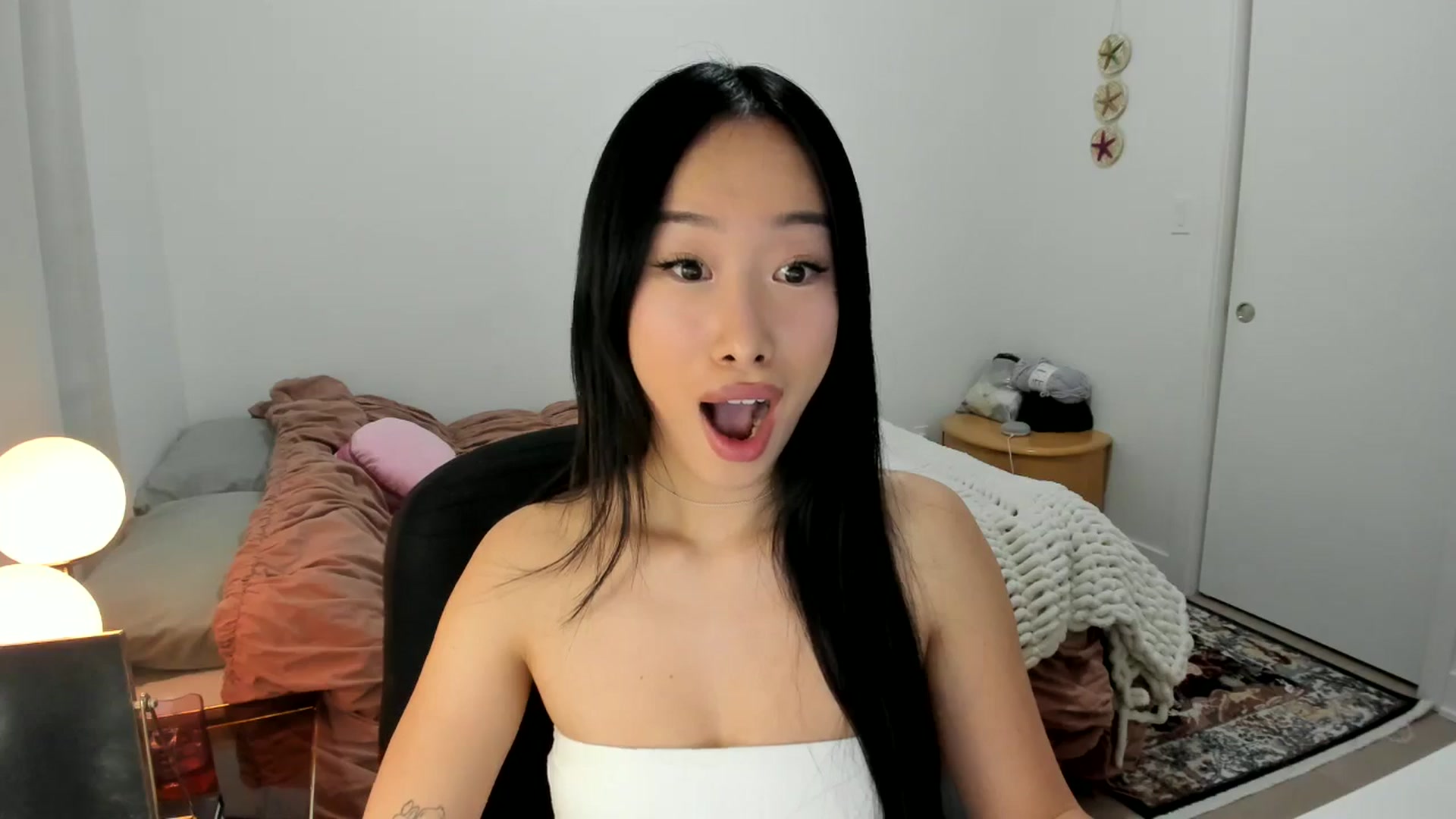 Gallery image thumbnail from BabieLee's myfreecams stream on, 01/08/2026, 22:13 image 10 of 20