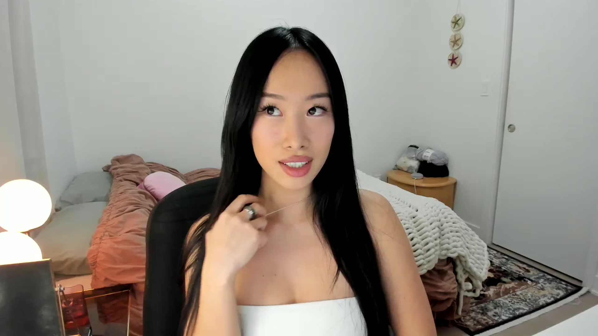 Gallery image thumbnail from BabieLee's myfreecams stream on, 01/08/2026, 22:13 image 11 of 20