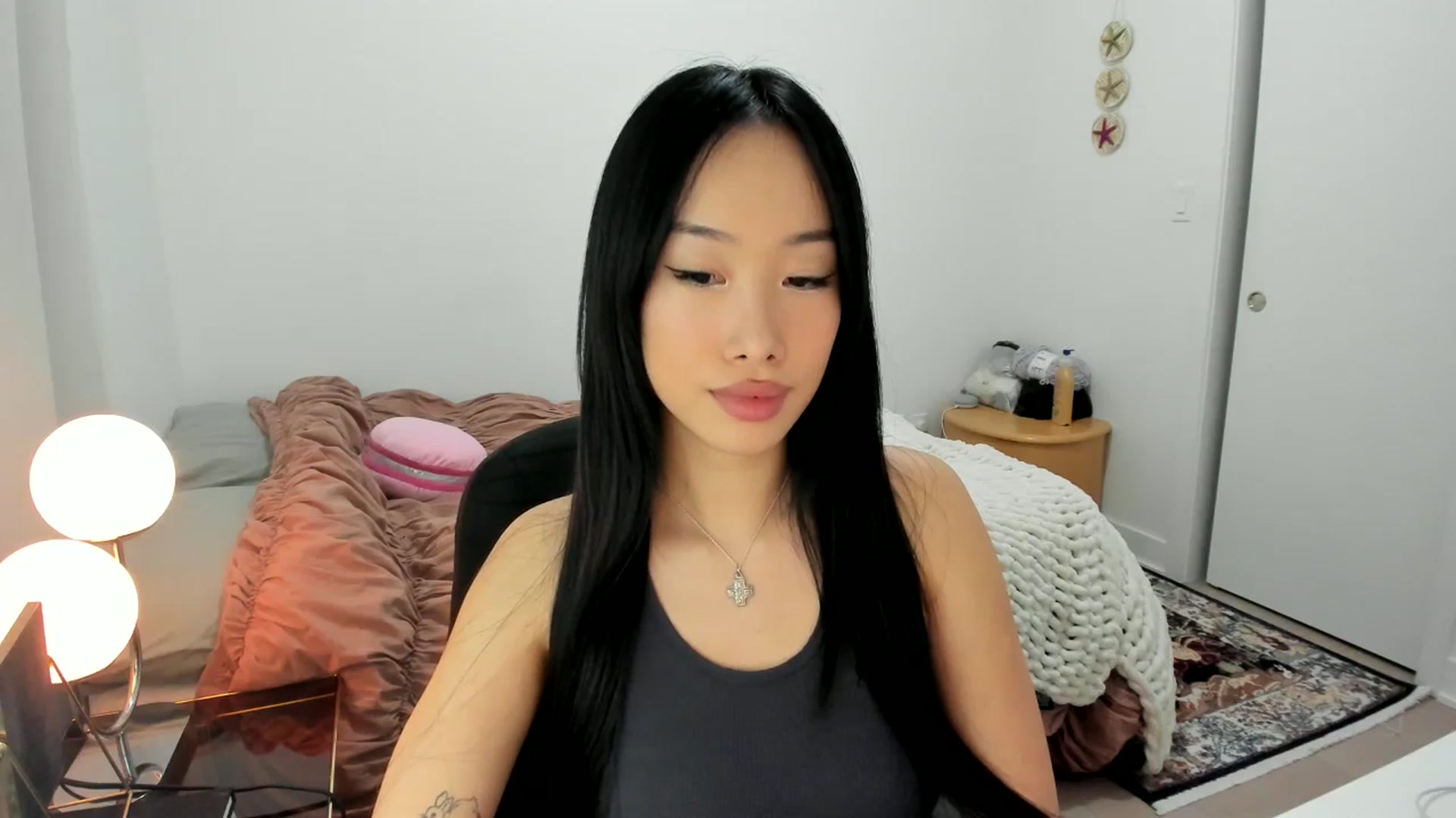 Gallery image thumbnail from BabieLee's myfreecams stream on, 01/12/2026, 03:53 image 18 of 20