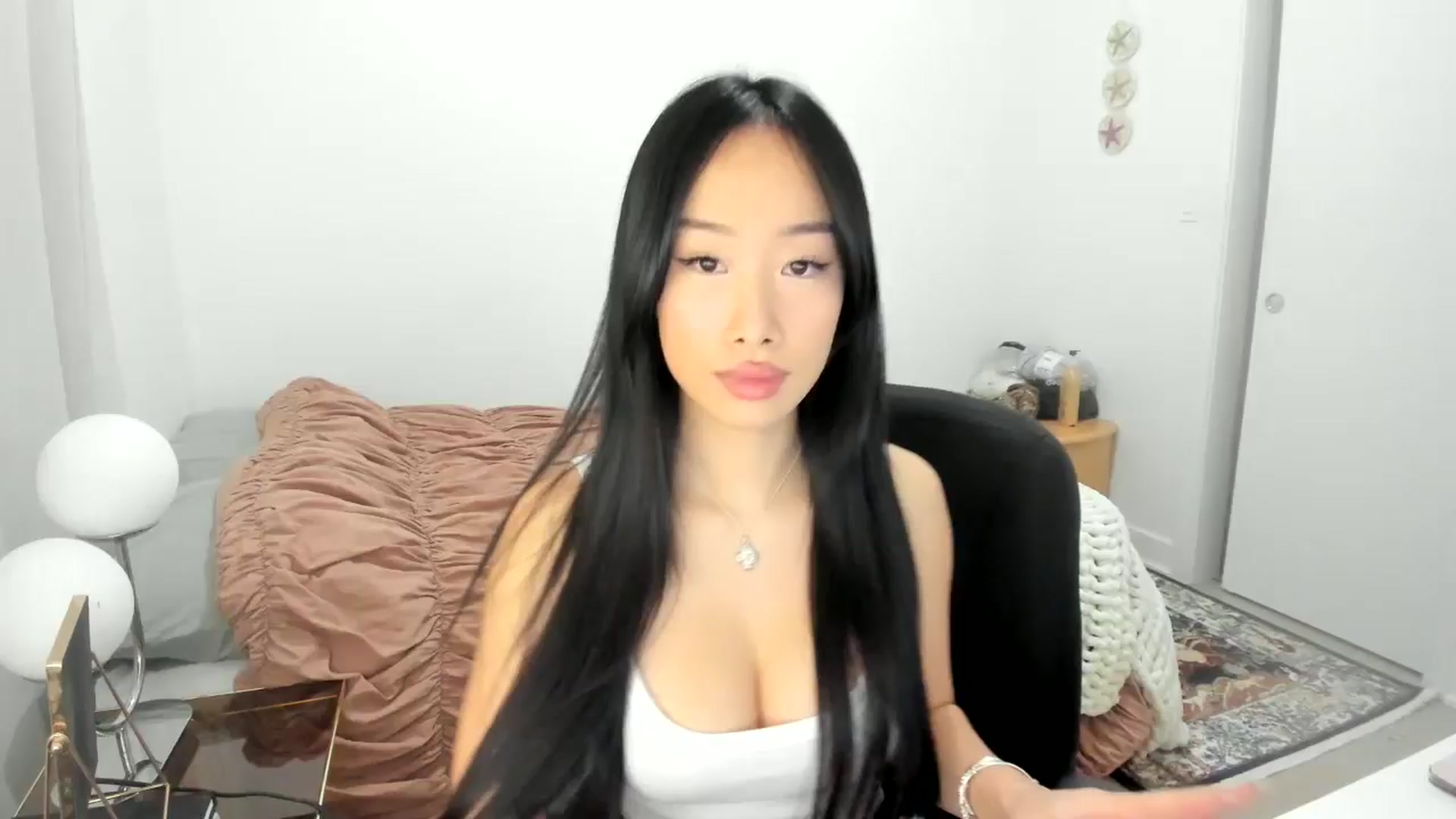 Gallery image thumbnail from BabieLee's myfreecams stream on, 01/12/2026, 23:27 image 11 of 20