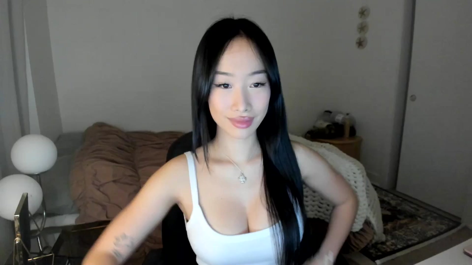 Gallery image thumbnail from BabieLee's myfreecams stream on, 01/13/2026, 24:52 image 1 of 20
