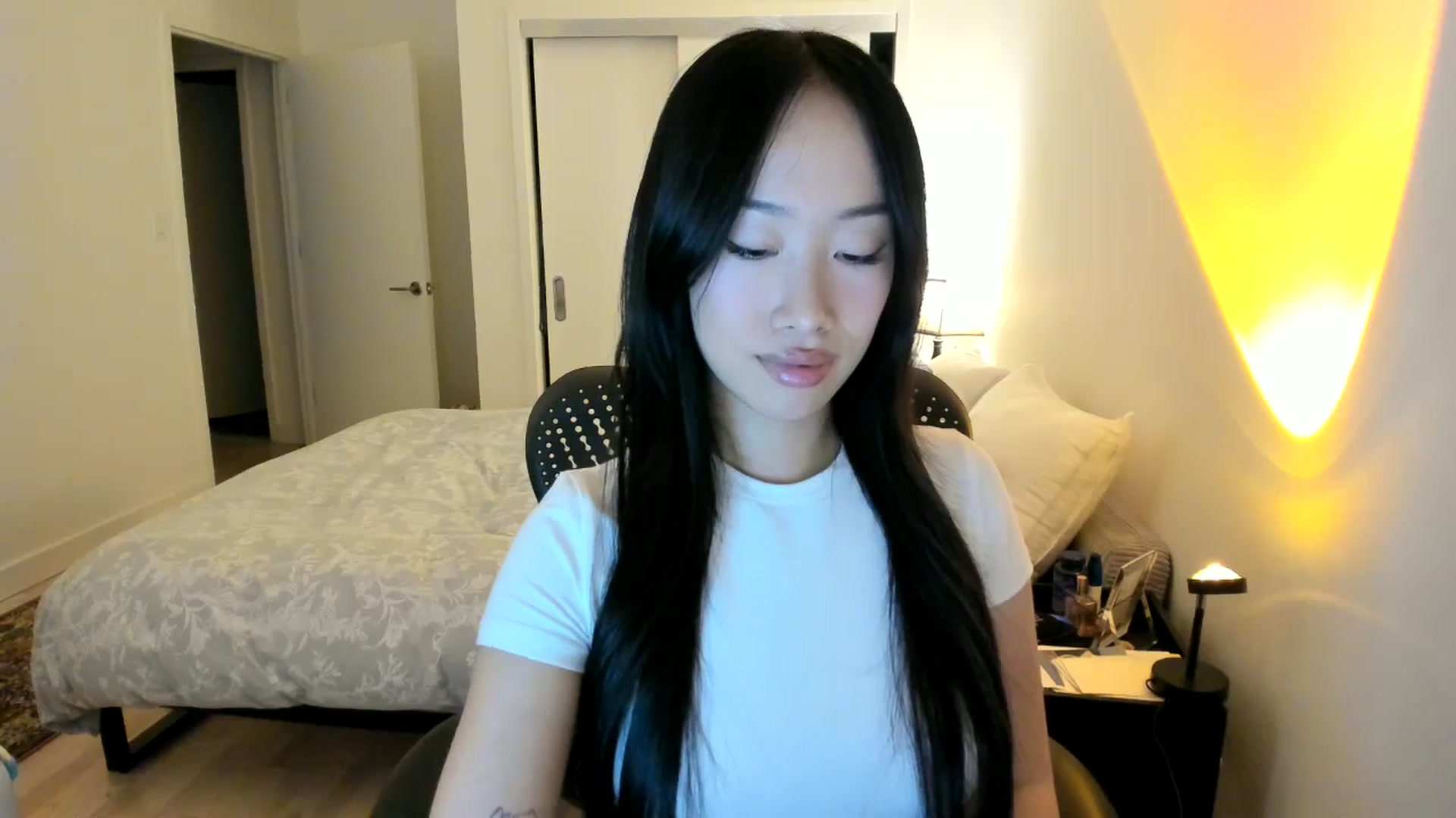 Gallery image thumbnail from BabieLee's myfreecams stream on, 04/24/2026, 02:31 image 13 of 20