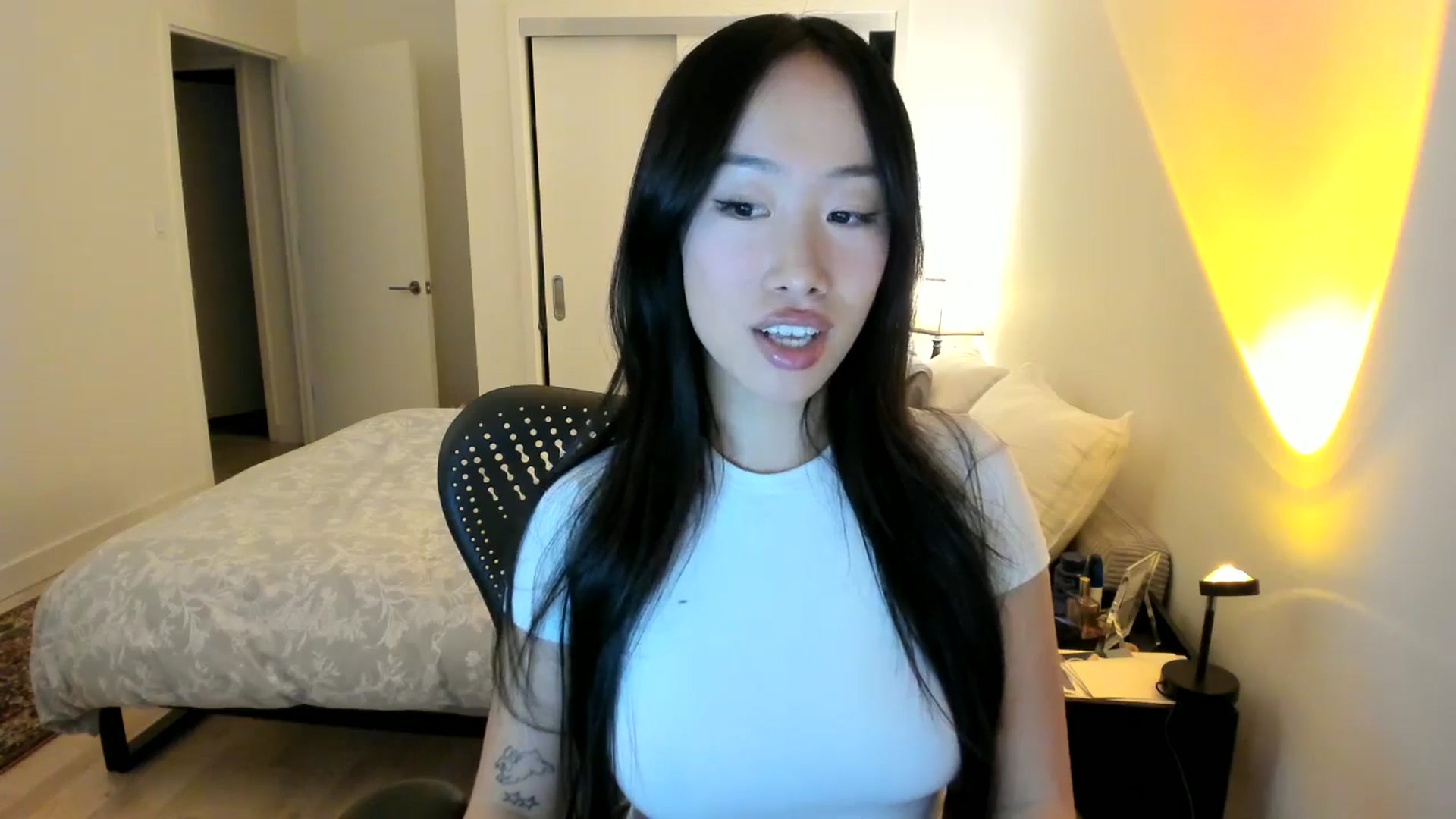 Gallery image thumbnail from BabieLee's myfreecams stream on, 04/24/2026, 02:31 image 7 of 20