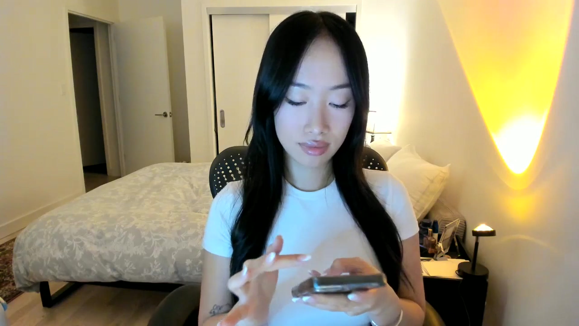 Gallery image thumbnail from BabieLee's myfreecams stream on, 04/24/2026, 02:31 image 14 of 20