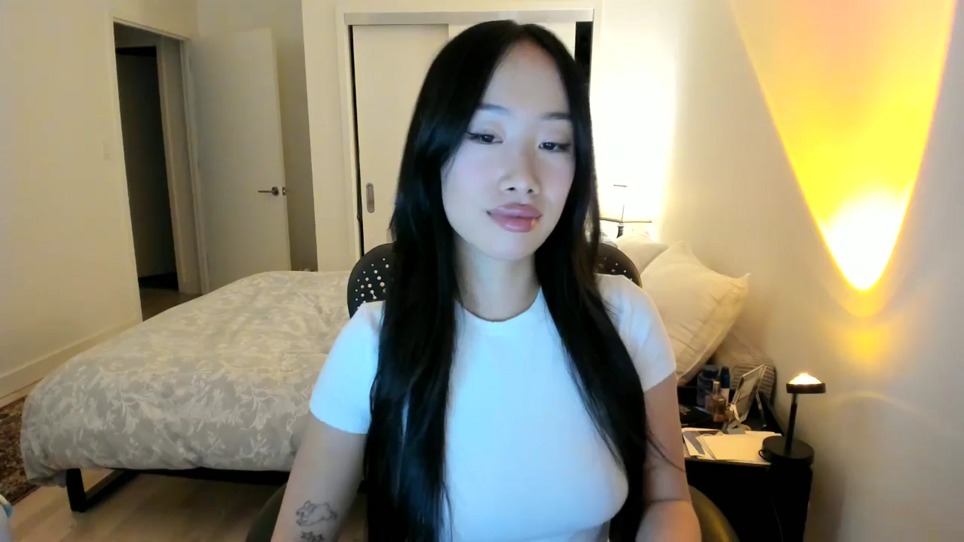 Gallery image thumbnail from BabieLee's myfreecams stream on, 04/24/2026, 02:31 image 12 of 20