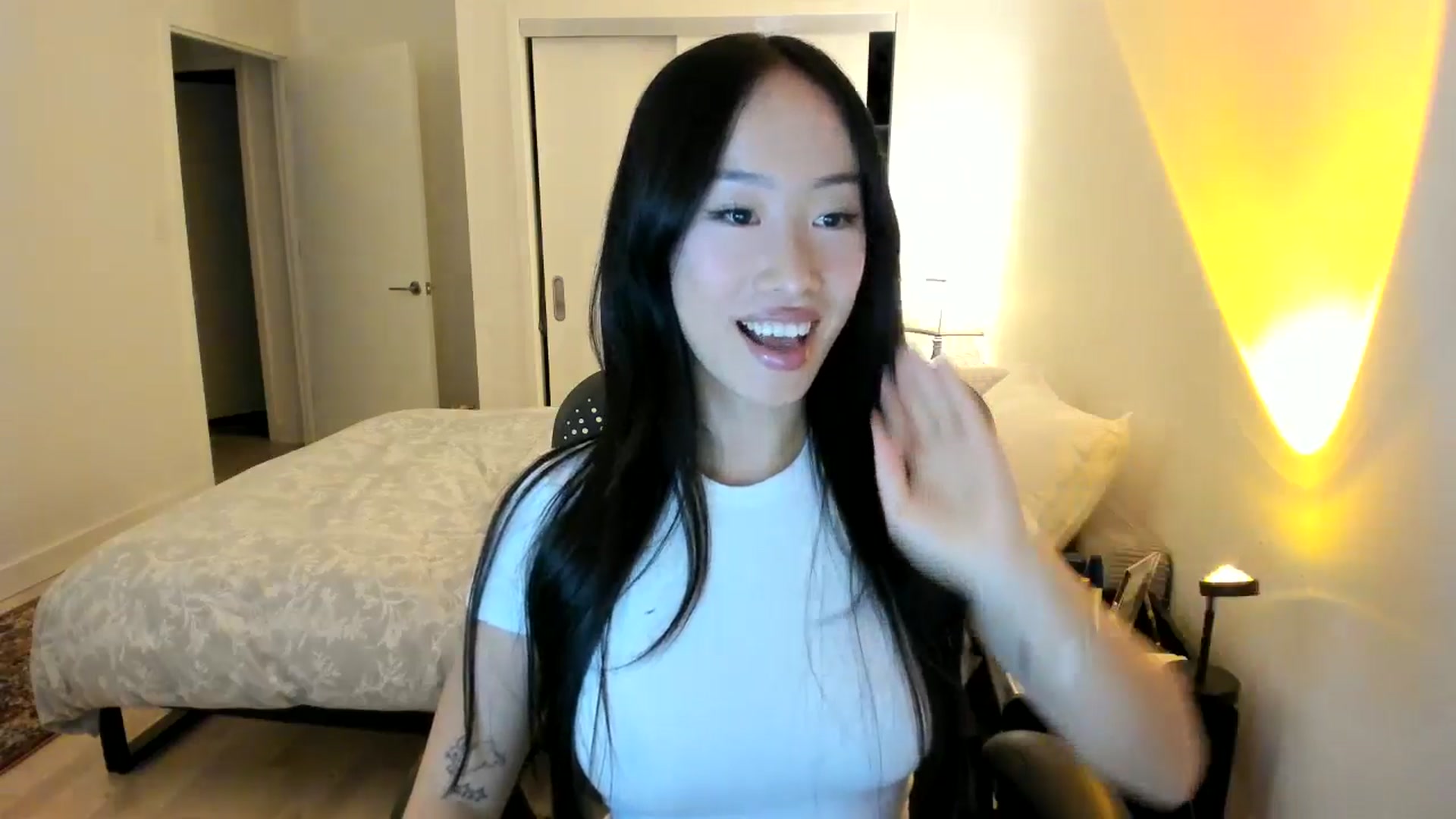 Gallery image thumbnail from BabieLee's myfreecams stream on, 04/24/2026, 02:31 image 9 of 20