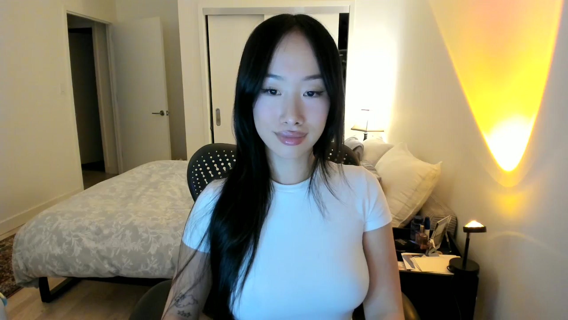Gallery image thumbnail from BabieLee's myfreecams stream on, 04/24/2026, 02:31 image 11 of 20