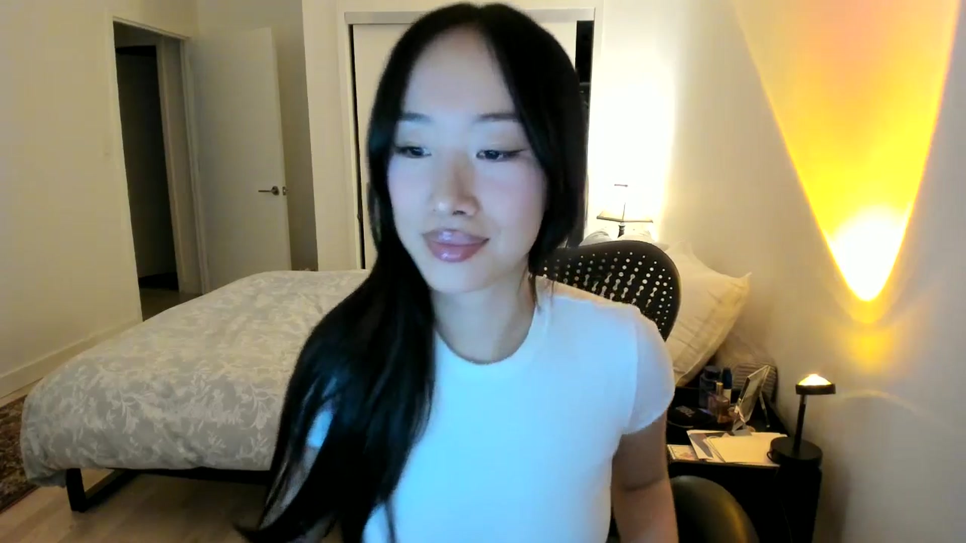 Gallery image thumbnail from BabieLee's myfreecams stream on, 04/24/2026, 02:31 image 10 of 20