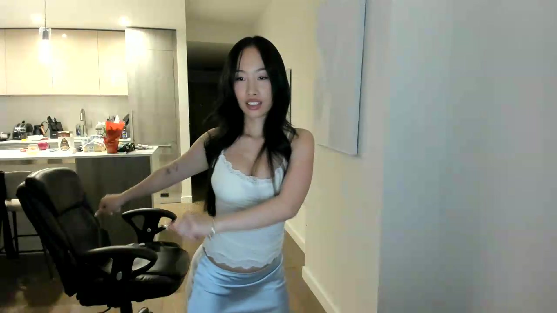 Gallery image thumbnail from BabieLee's myfreecams stream on, 05/13/2026, 02:11 image 15 of 20