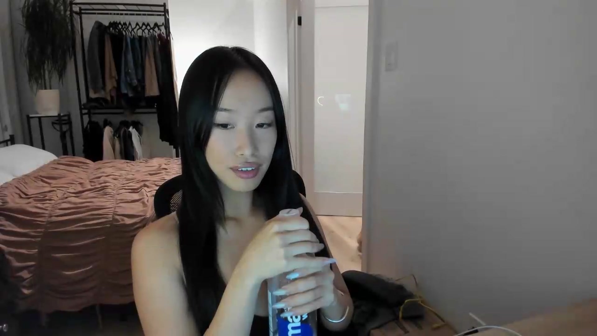 Gallery image thumbnail from BabieLee's myfreecams stream on, 07/21/2026, 02:09 image 7 of 20