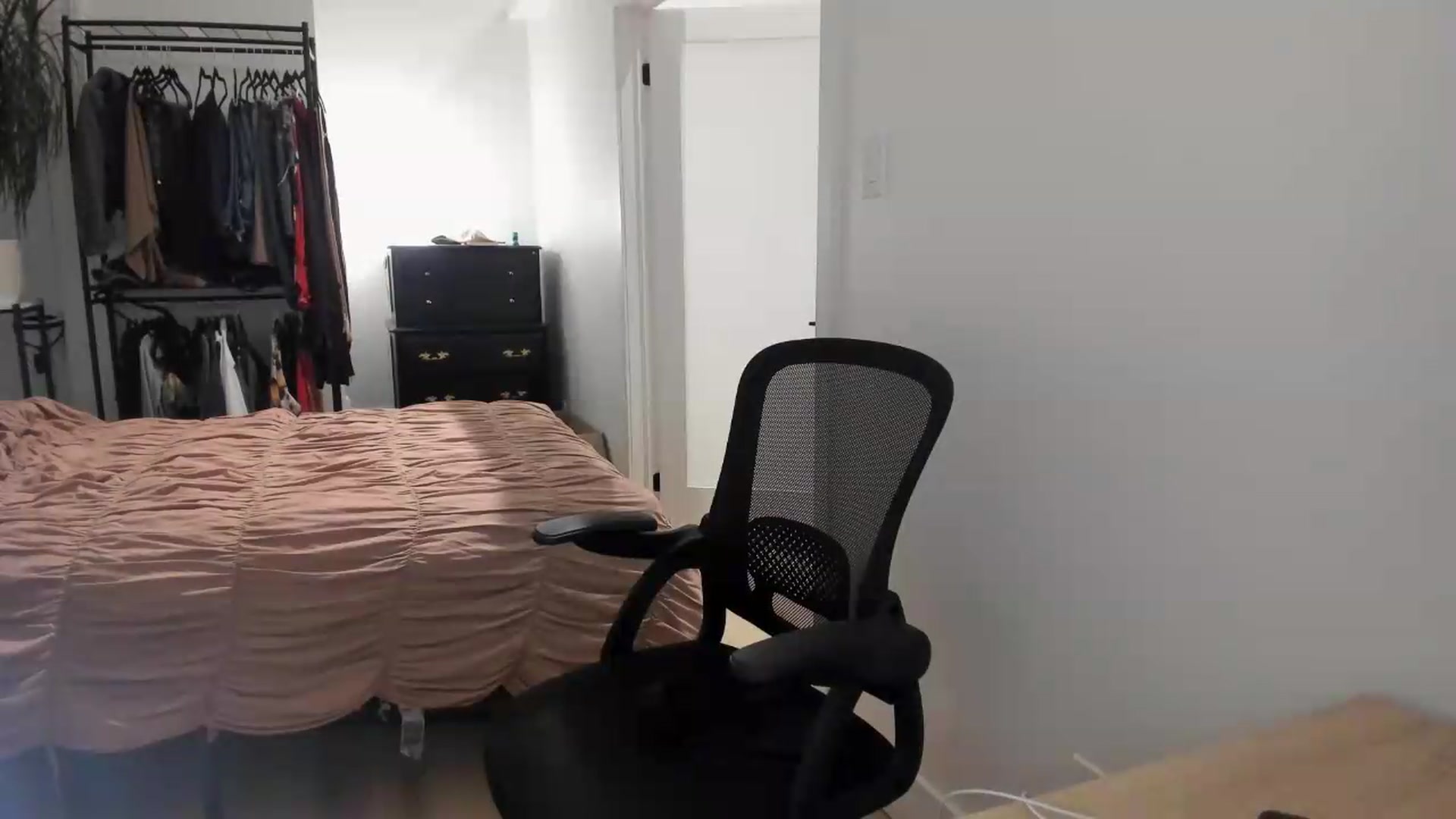Gallery image thumbnail from BabieLee's myfreecams stream on, 07/28/2026, 02:36 image 5 of 20