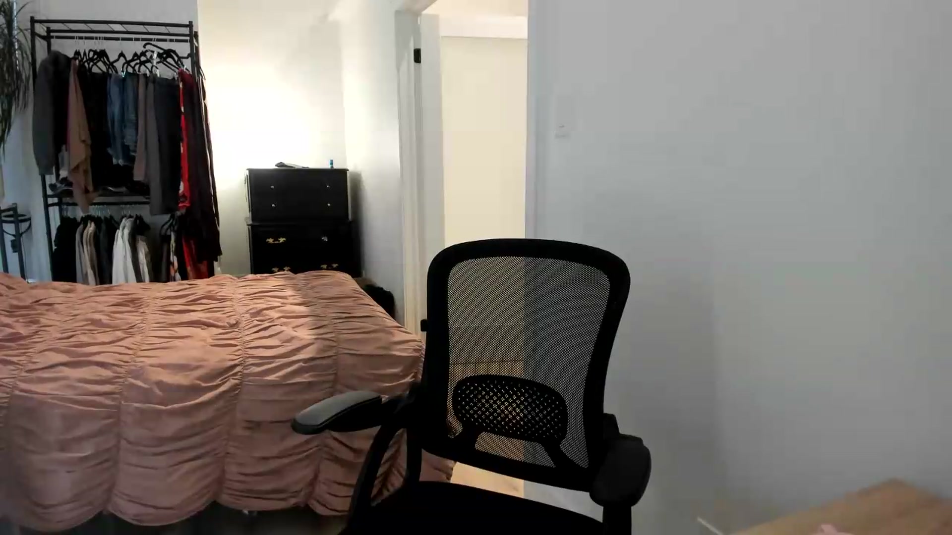 Gallery image thumbnail from BabieLee's myfreecams stream on, 07/30/2026, 21:28 image 2 of 20