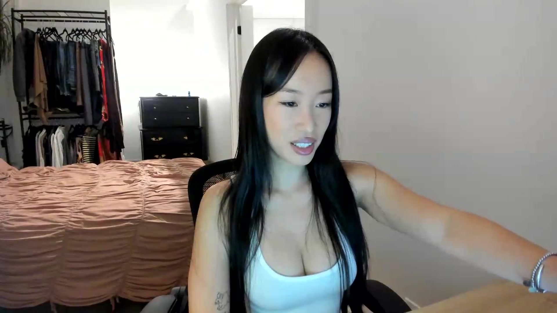 Gallery image thumbnail from BabieLee's myfreecams stream on, 08/01/2026, 02:40 image 3 of 20