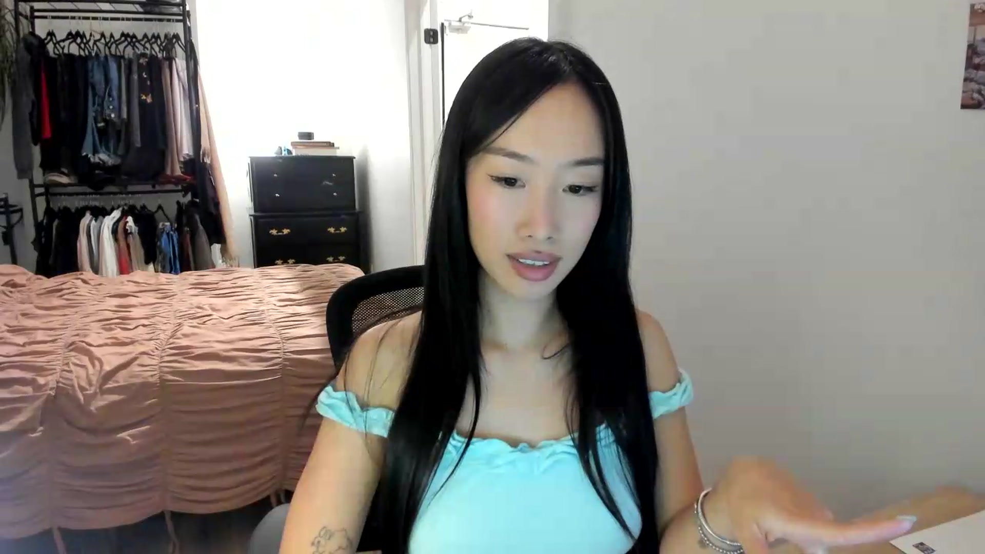 Gallery image thumbnail from BabieLee's myfreecams stream on, 08/27/2026, 01:32 image 5 of 20